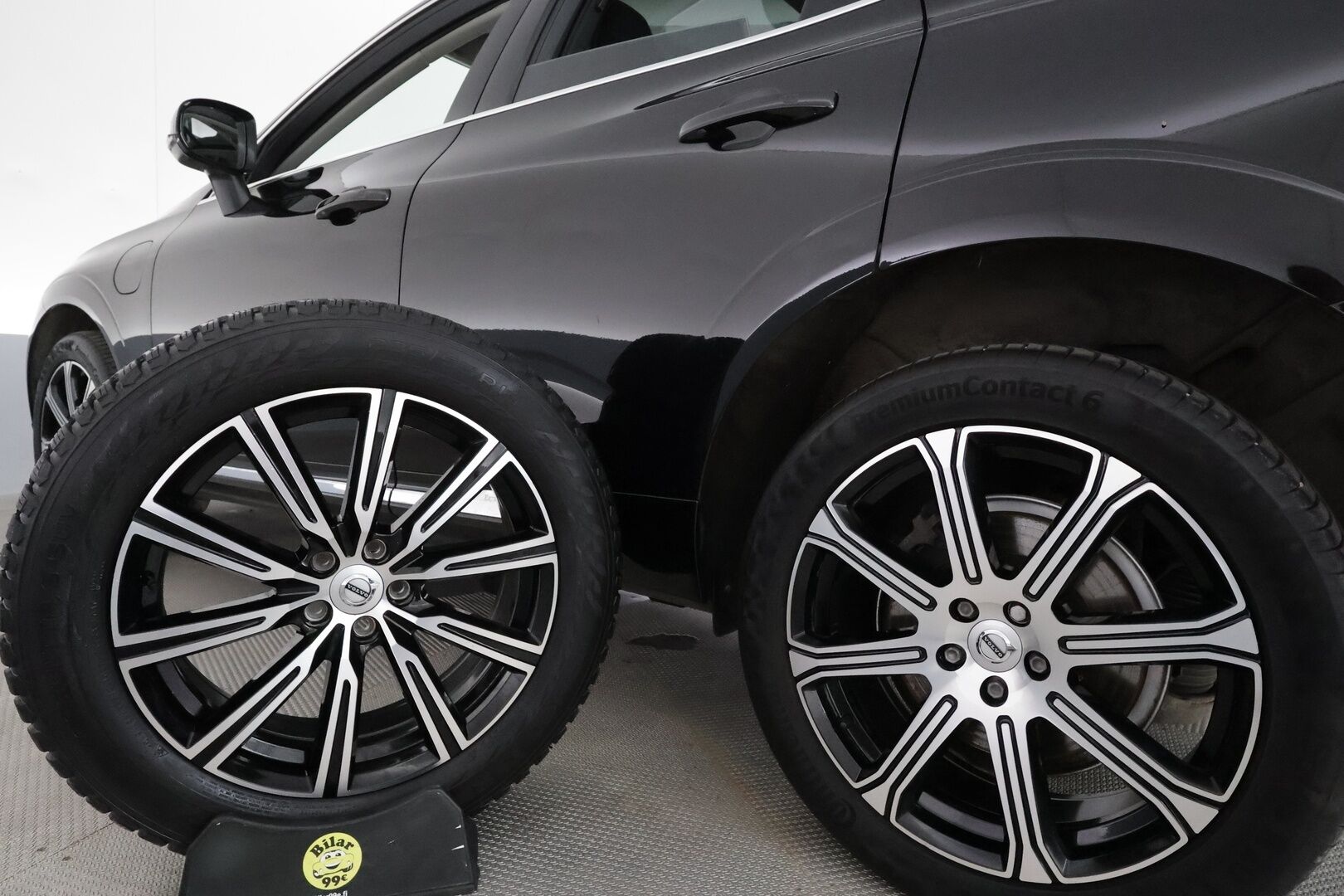 Volvo XC60 2019 T8 AWD Inscription aut **ACC / Ilma-alusta / Koukku / Panorama / Muistipenkki / P.kamera / Full LED / BLIS / Webasto** - Suomi-auto / Kahdet renkaat aluvanteilla / Merkkihuollettu