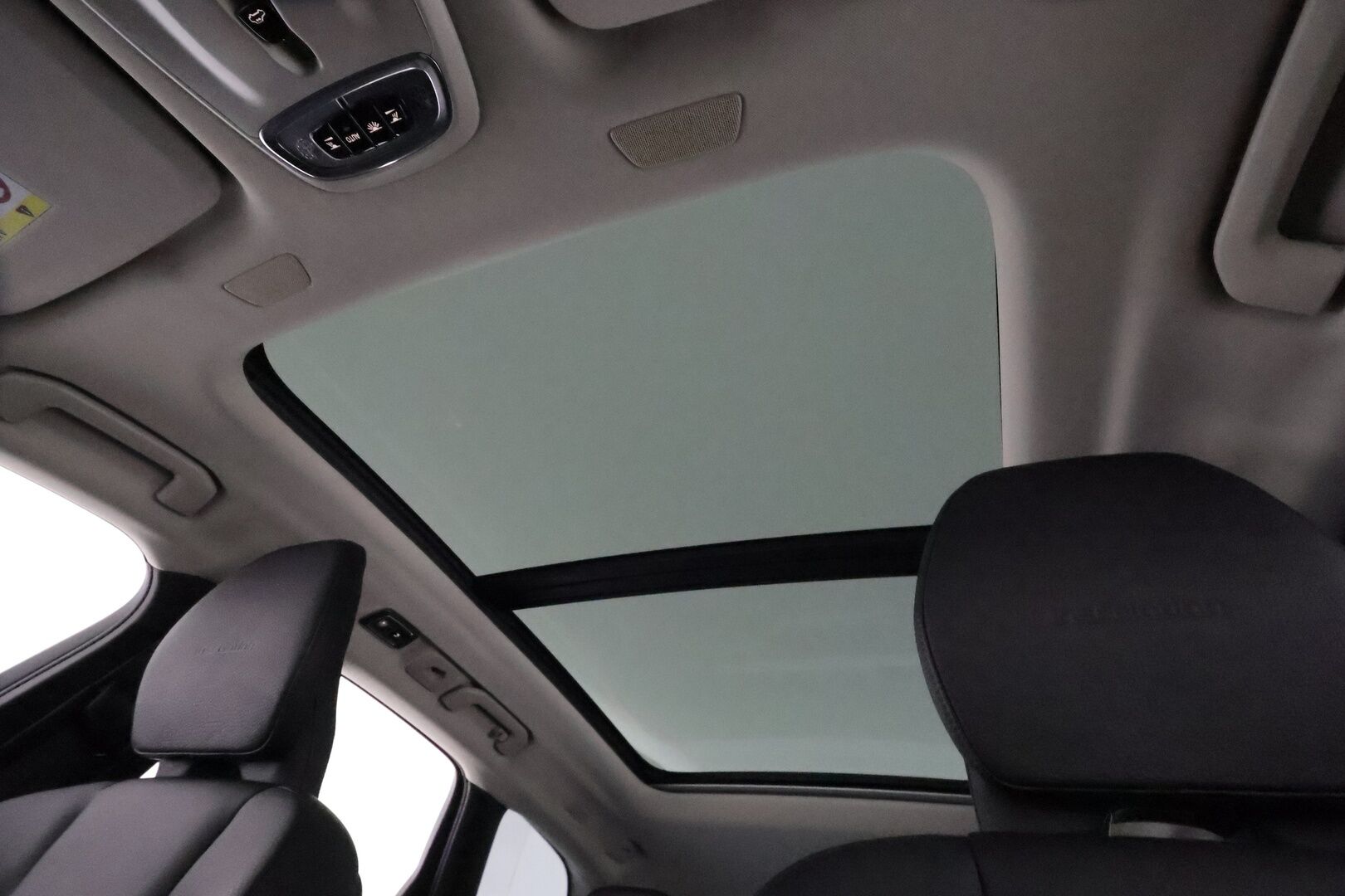 Volvo XC60 2019 T8 AWD Inscription aut **ACC / Ilma-alusta / Koukku / Panorama / Muistipenkki / P.kamera / Full LED / BLIS / Webasto** - Suomi-auto / Kahdet renkaat aluvanteilla / Merkkihuollettu