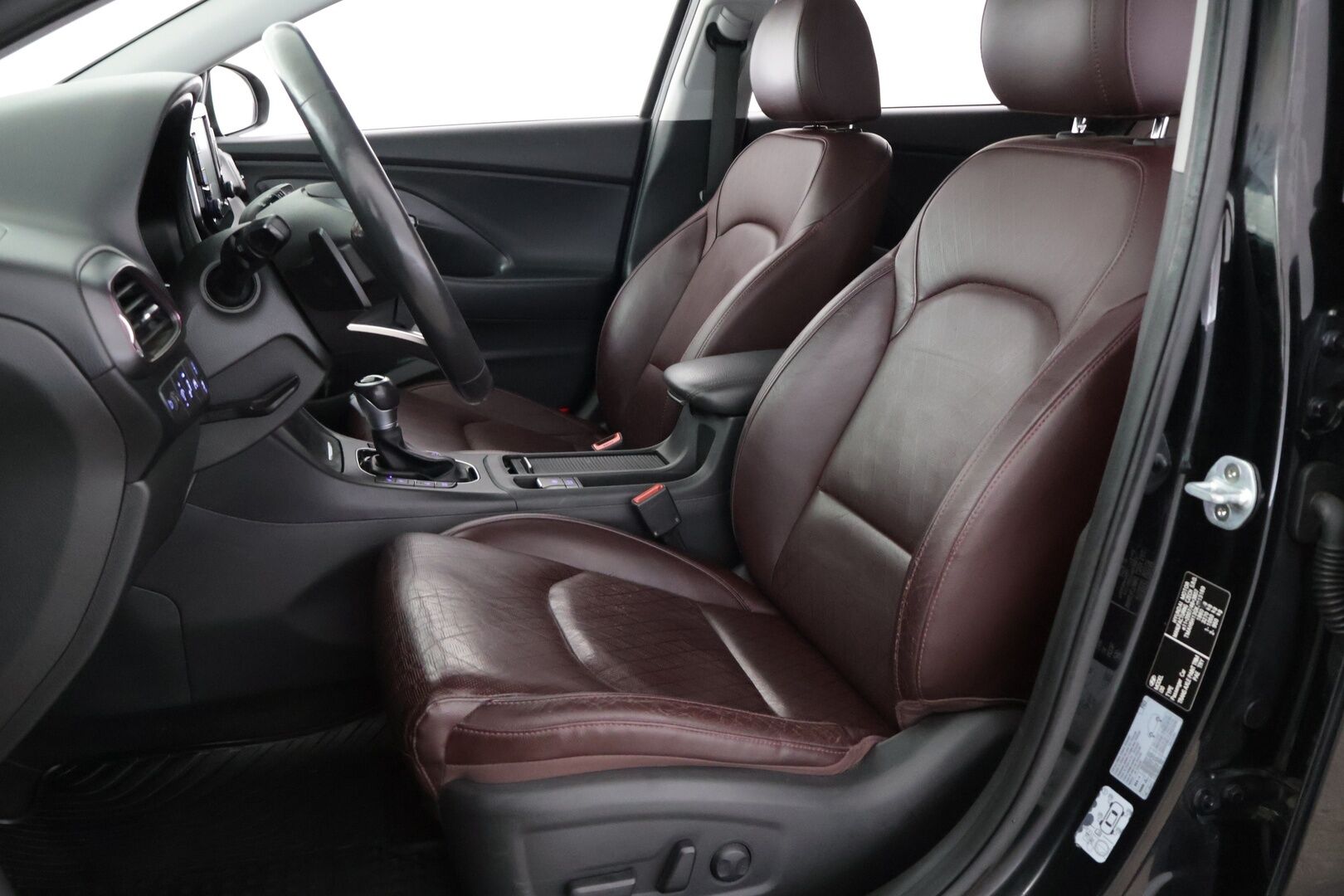 Hyundai i30 Fastback 2019 1,4 T-GDI 140 hv 7DCT-aut Style - | Kattoluukku | Webasto | ACC | Navi | Peruutuskamera | BLIS | Lane Assist | Keyless | Burgundy Nahkasisusta | Ilmastoidut etuistuimet | Sähköpenkki muistilla | Suomi-auto