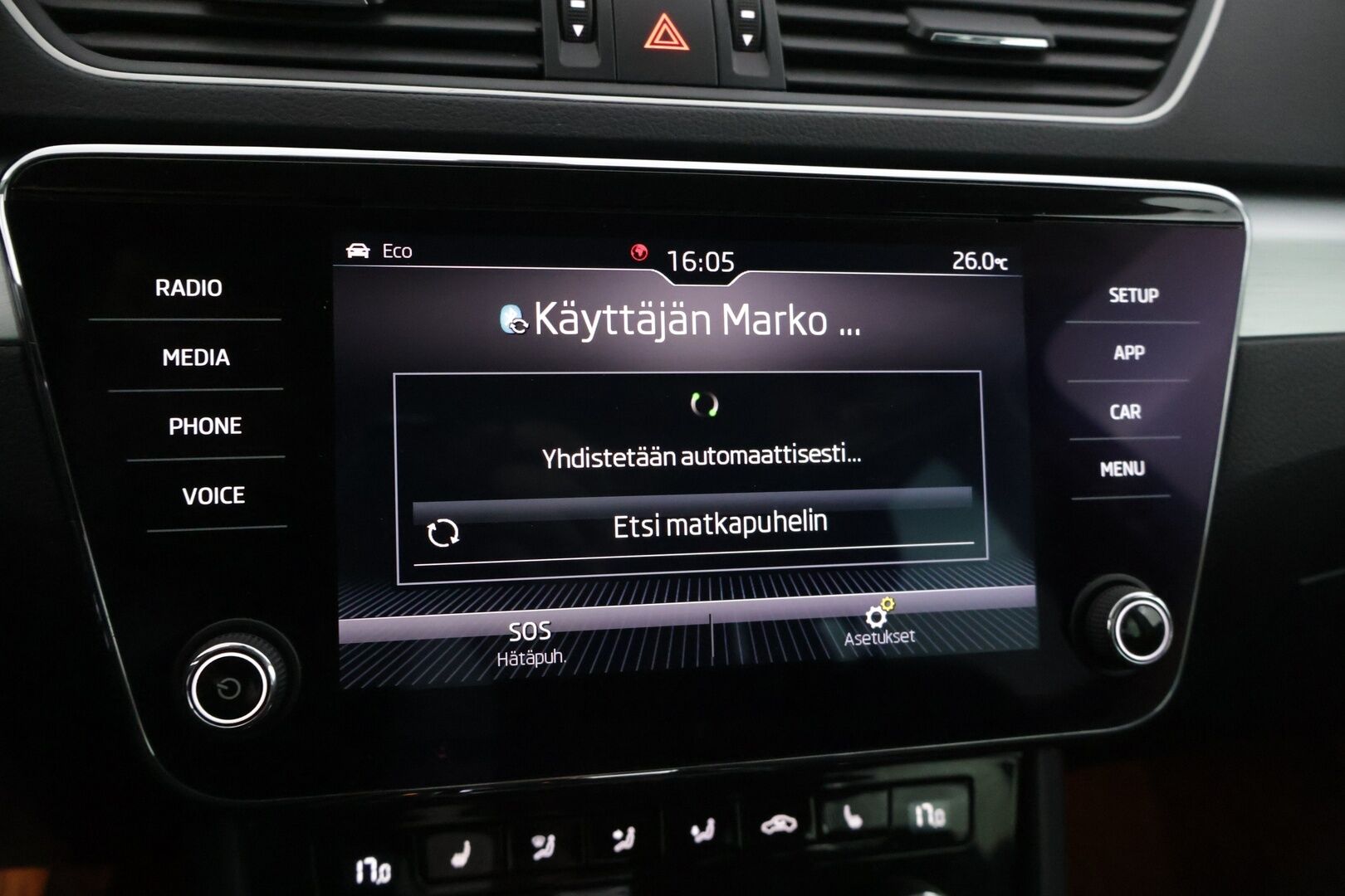 Skoda Superb 2019 Combi 1,5 TSI ACT Ambition BusinessLine DSG Autom. * Webasto / Keylessgo / Lämmitettävä tuulilasi / Peruutuskamera * - * Suomi-auto / 2x renkaat / Juuri huollettu *
