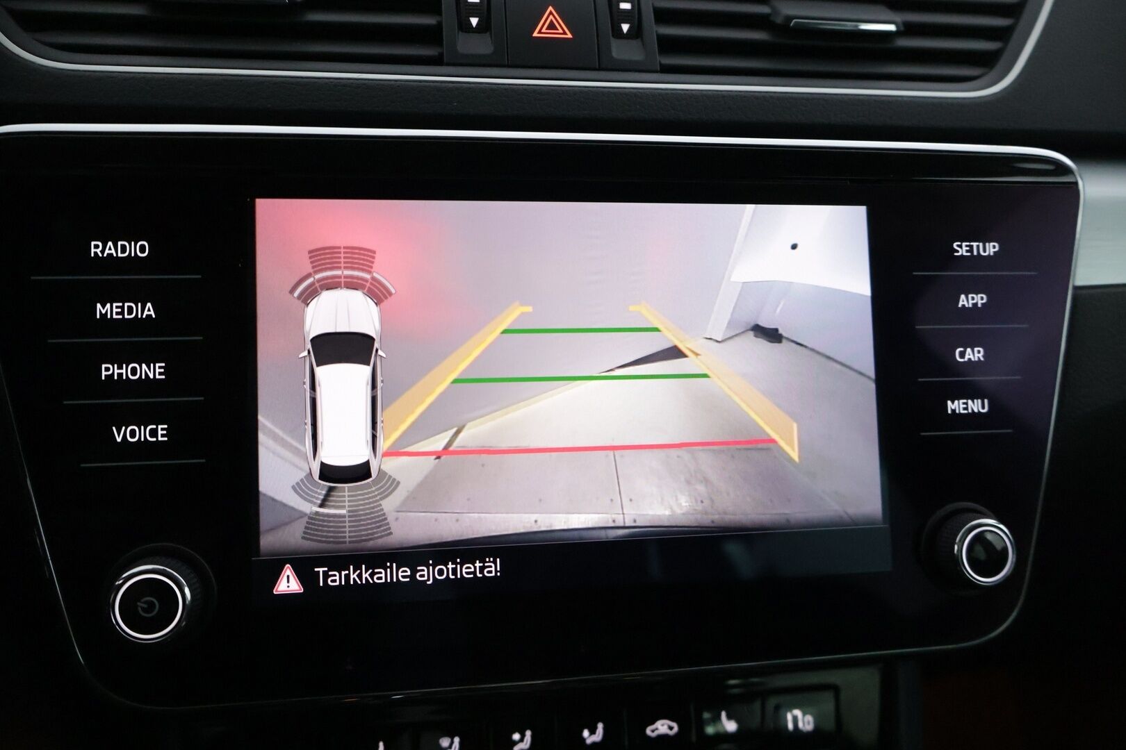 Skoda Superb 2019 Combi 1,5 TSI ACT Ambition BusinessLine DSG Autom. * Webasto / Keylessgo / Lämmitettävä tuulilasi / Peruutuskamera * - * Suomi-auto / 2x renkaat / Juuri huollettu *