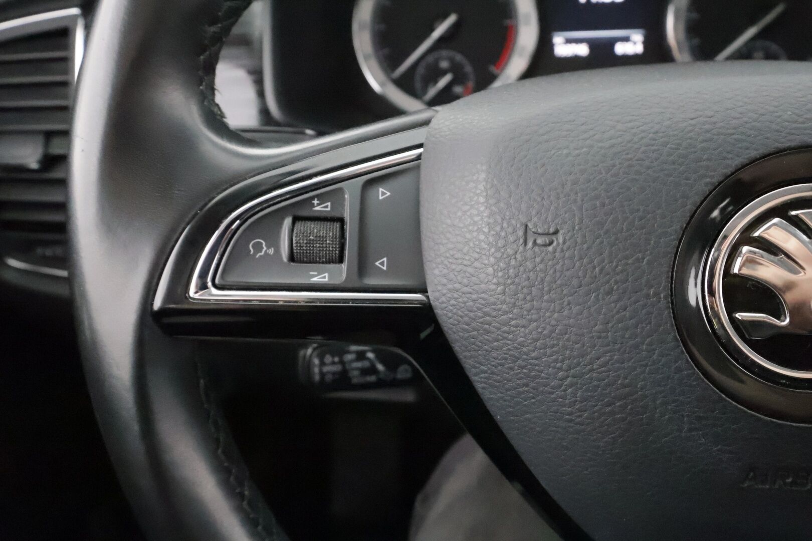 Skoda Kodiaq 2019 2,0 TDI 150 4x4 Style DSG Autom. - Webasto | Vetokoukku | Adapt.Vakkari | Muistipenkit | Keyless | Apple&Android | Peruutustutkat