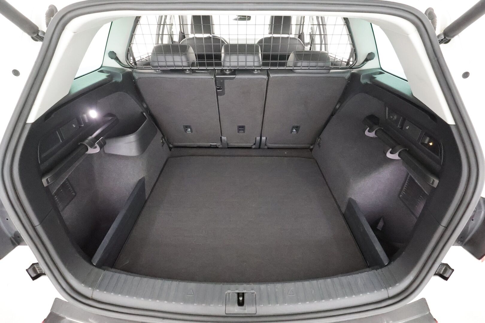 Skoda Kodiaq 2019 2,0 TDI 150 4x4 Style DSG Autom. - Webasto | Vetokoukku | Adapt.Vakkari | Muistipenkit | Keyless | Apple&Android | Peruutustutkat
