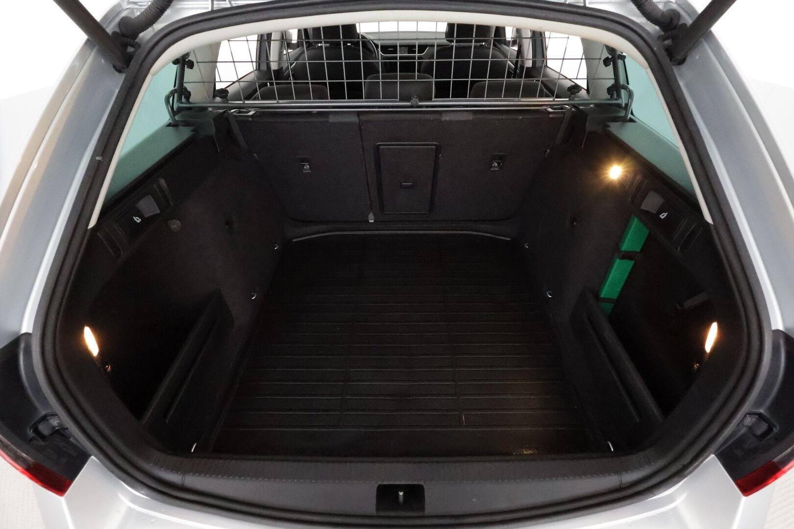 Skoda Octavia 2019 Combi 1,5 TSI Style DSG Autom. **Digimittaristo / Webasto / LED-valot / P.Kamera / Katveavustin / KeylessGO** - 1.om Suomi-auto / Kahdet Renkaat