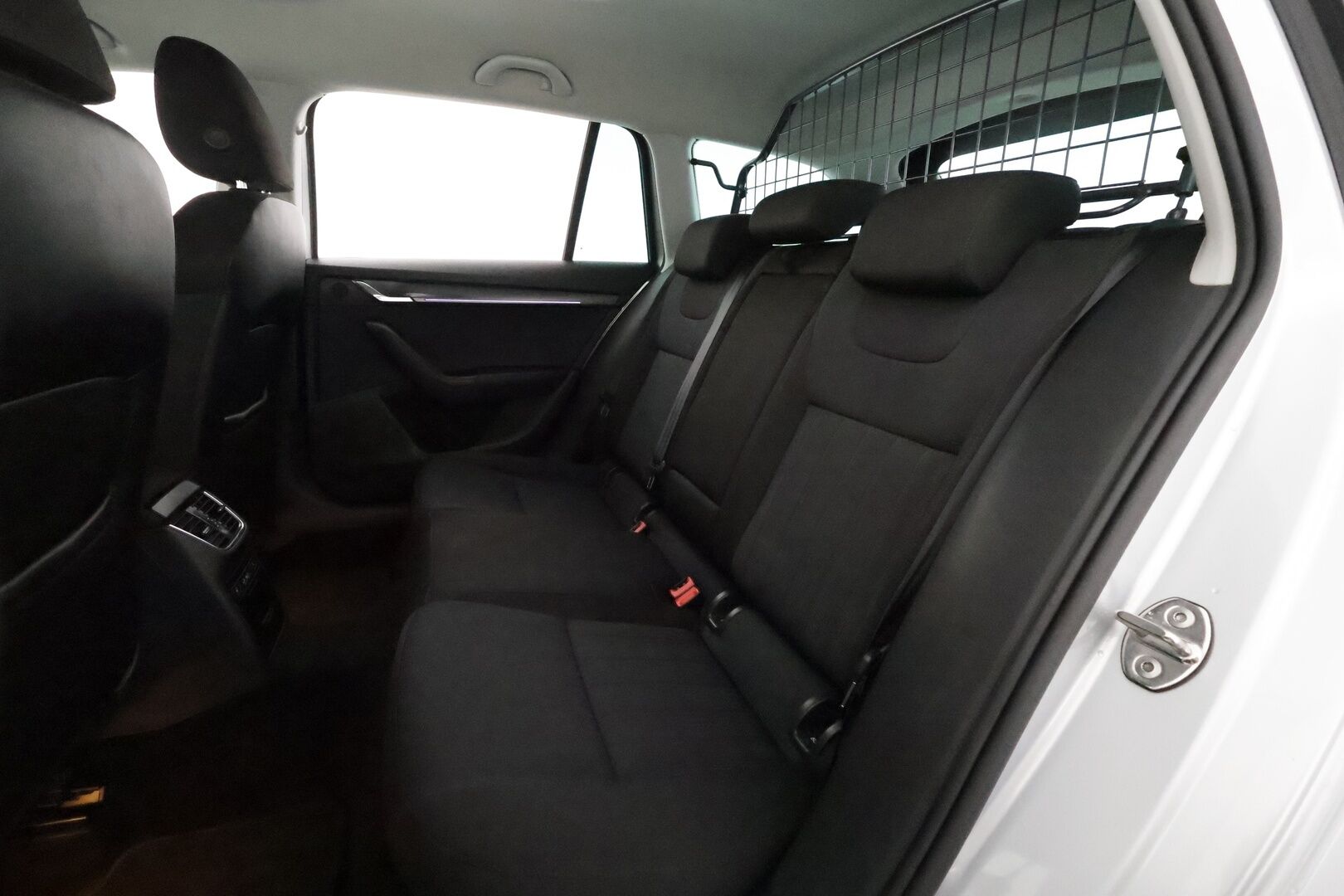 Skoda Octavia 2019 Combi 1,5 TSI Style DSG Autom. **Digimittaristo / Webasto / LED-valot / P.Kamera / Katveavustin / KeylessGO** - 1.om Suomi-auto / Kahdet Renkaat