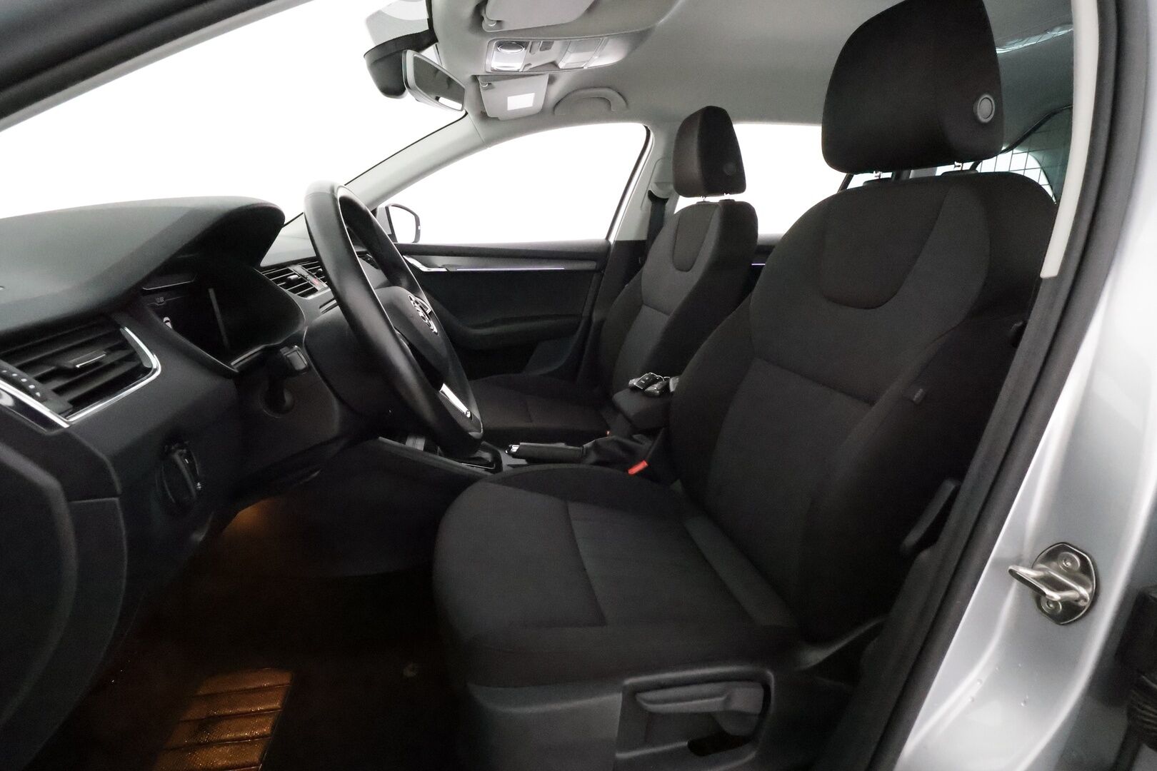Skoda Octavia 2019 Combi 1,5 TSI Style DSG Autom. **Digimittaristo / Webasto / LED-valot / P.Kamera / Katveavustin / KeylessGO** - 1.om Suomi-auto / Kahdet Renkaat