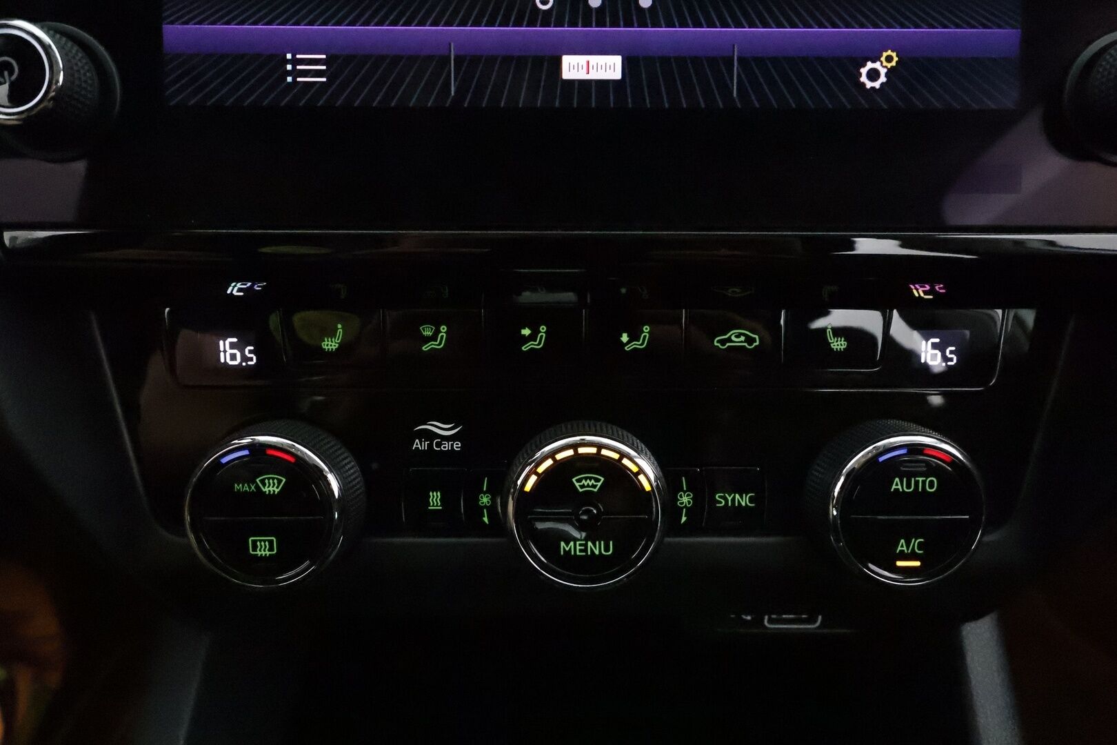 Skoda Octavia 2019 Combi 1,5 TSI Style DSG Autom. **Digimittaristo / Webasto / LED-valot / P.Kamera / Katveavustin / KeylessGO** - 1.om Suomi-auto / Kahdet Renkaat