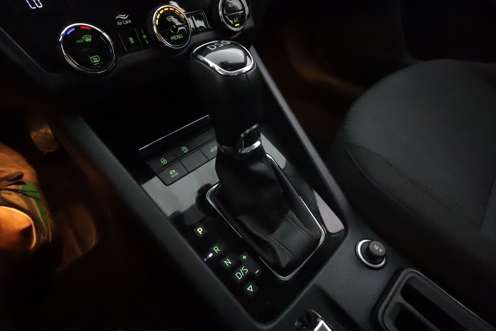Skoda Octavia 2019 Combi 1,5 TSI Style DSG Autom. **Digimittaristo / Webasto / LED-valot / P.Kamera / Katveavustin / KeylessGO** - 1.om Suomi-auto / Kahdet Renkaat