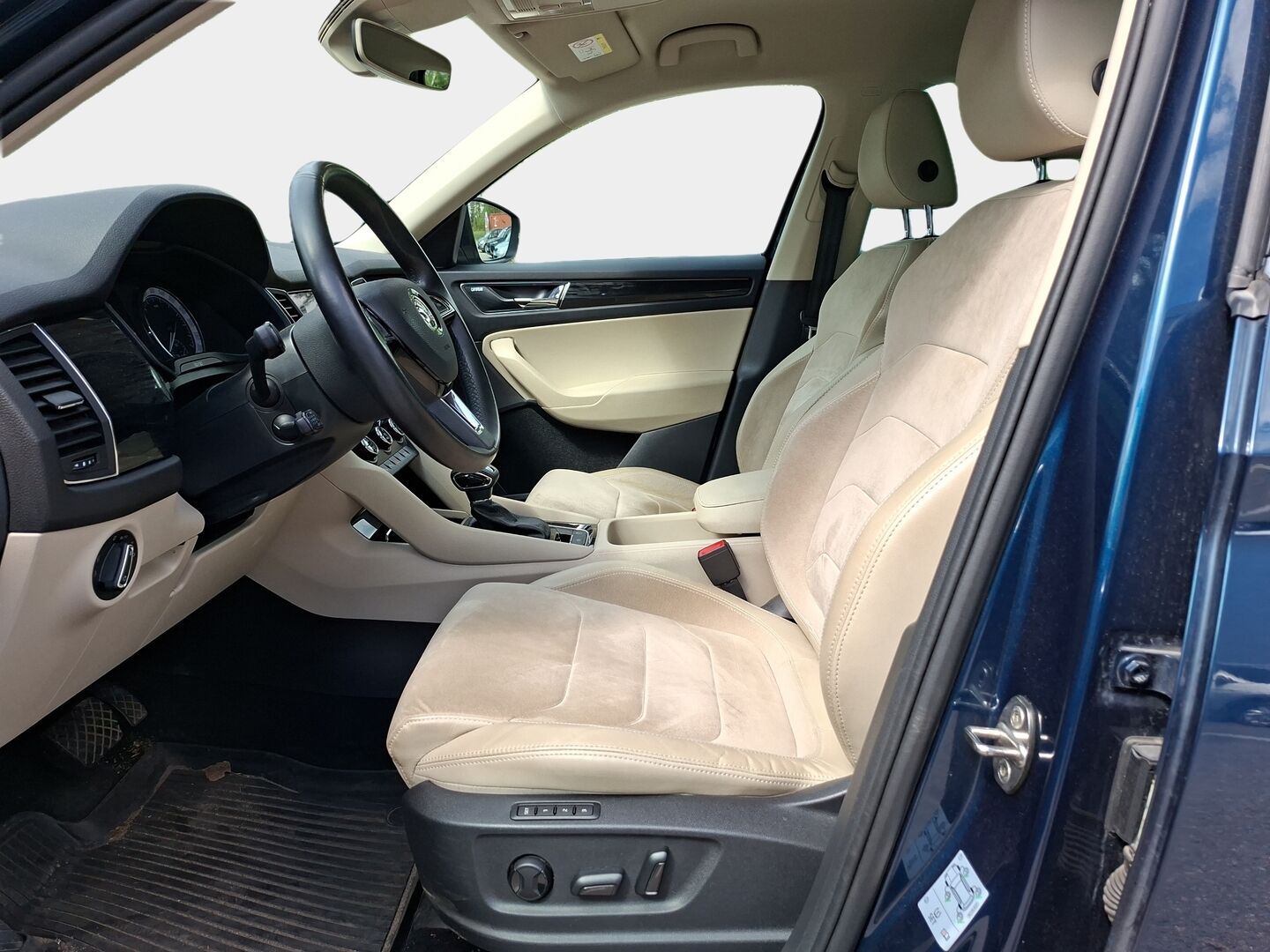 Skoda Kodiaq 2019 1,5 TSI ACT Style DSG Autom. - Suomi-auto | Hyvin huollettu | Jakohihna vaihdettu 03/2025 | 7-paikkainen | Pienet kilometrit | ACC / mukautuva vakionopeudensäädin | Huippuvarusteet | Alcantara-/nahkaverhous | Canton Sound System | 
