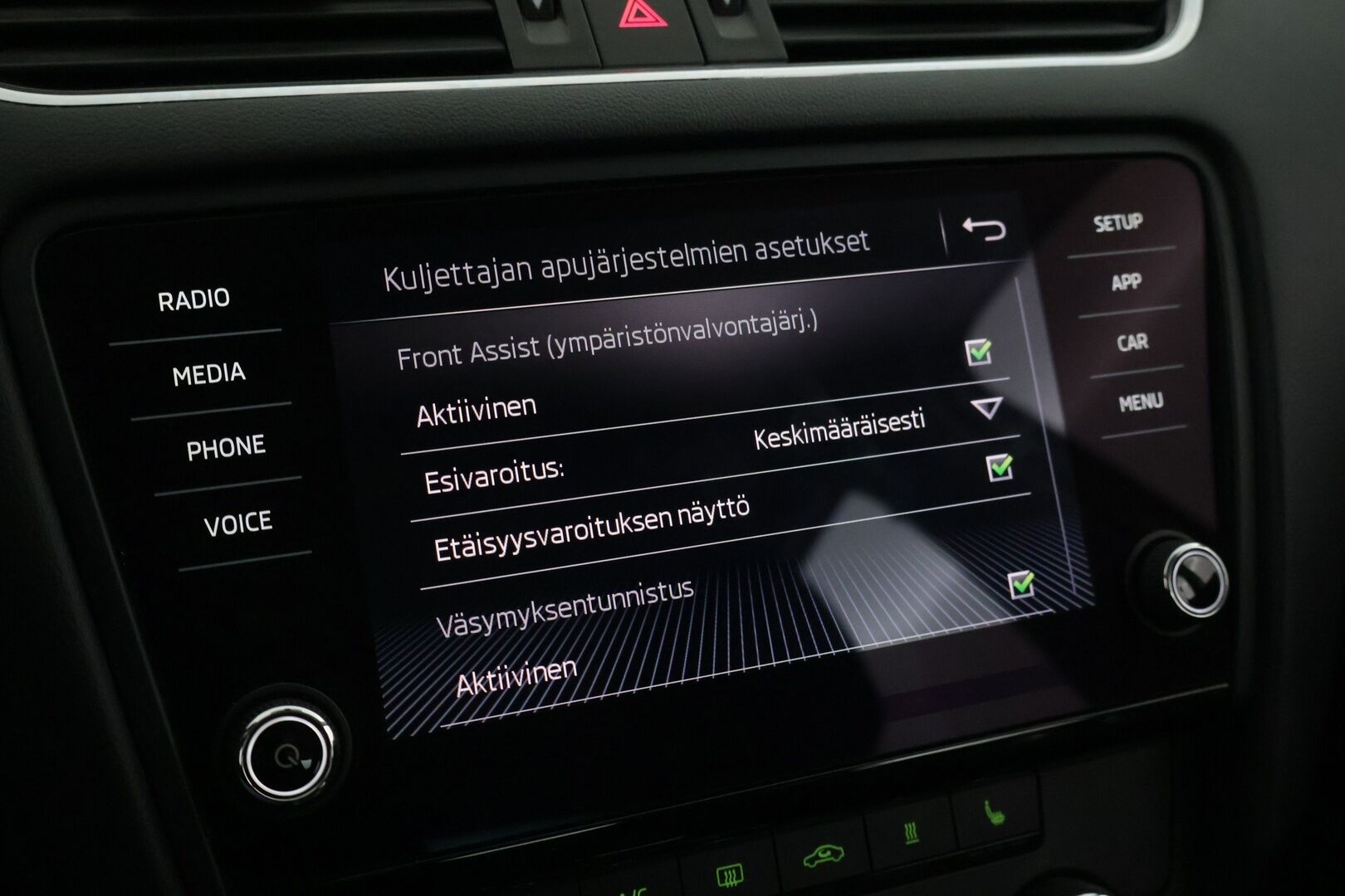 Skoda Octavia 2019 1,0 TSI Ambition ** WEBASTO / Vakkari /  Suomi-auto /  Ohjauspyörän lämmitys ** - Kahdet renkaat vanteineen! / Hyvä huoltohistoria