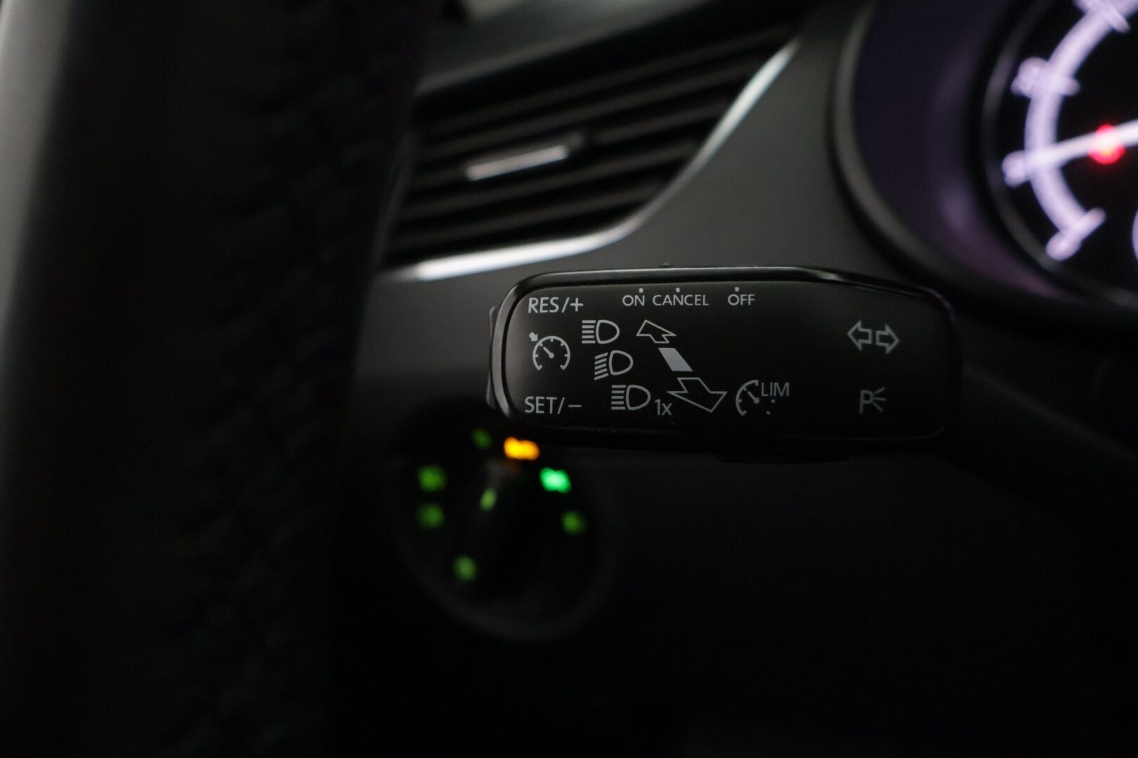 Skoda Octavia 2019 1,0 TSI Ambition ** WEBASTO / Vakkari /  Suomi-auto /  Ohjauspyörän lämmitys ** - Kahdet renkaat vanteineen! / Hyvä huoltohistoria