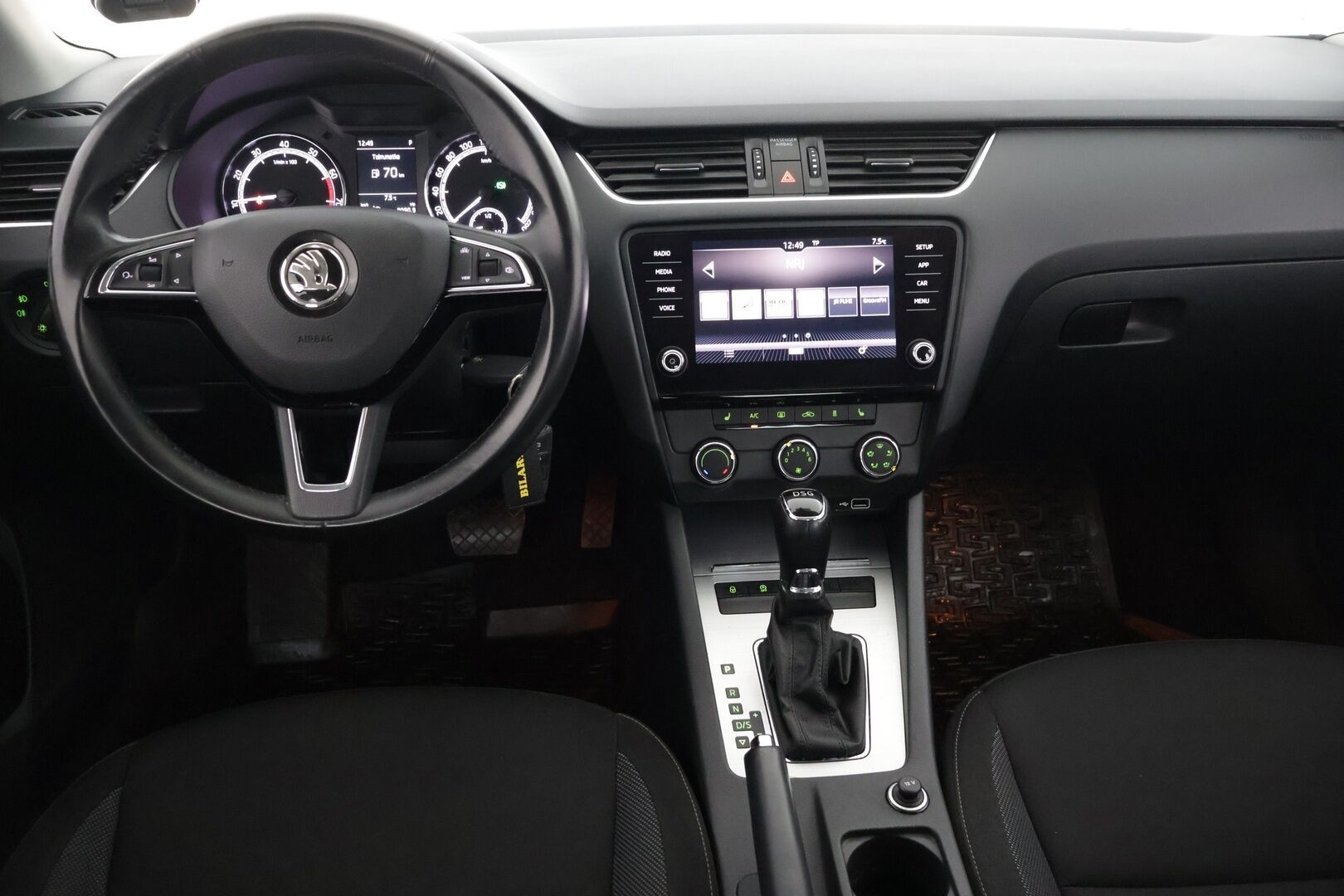 Skoda Octavia 2019 1,0 TSI Ambition ** WEBASTO / Vakkari /  Suomi-auto /  Ohjauspyörän lämmitys ** - Kahdet renkaat vanteineen! / Hyvä huoltohistoria