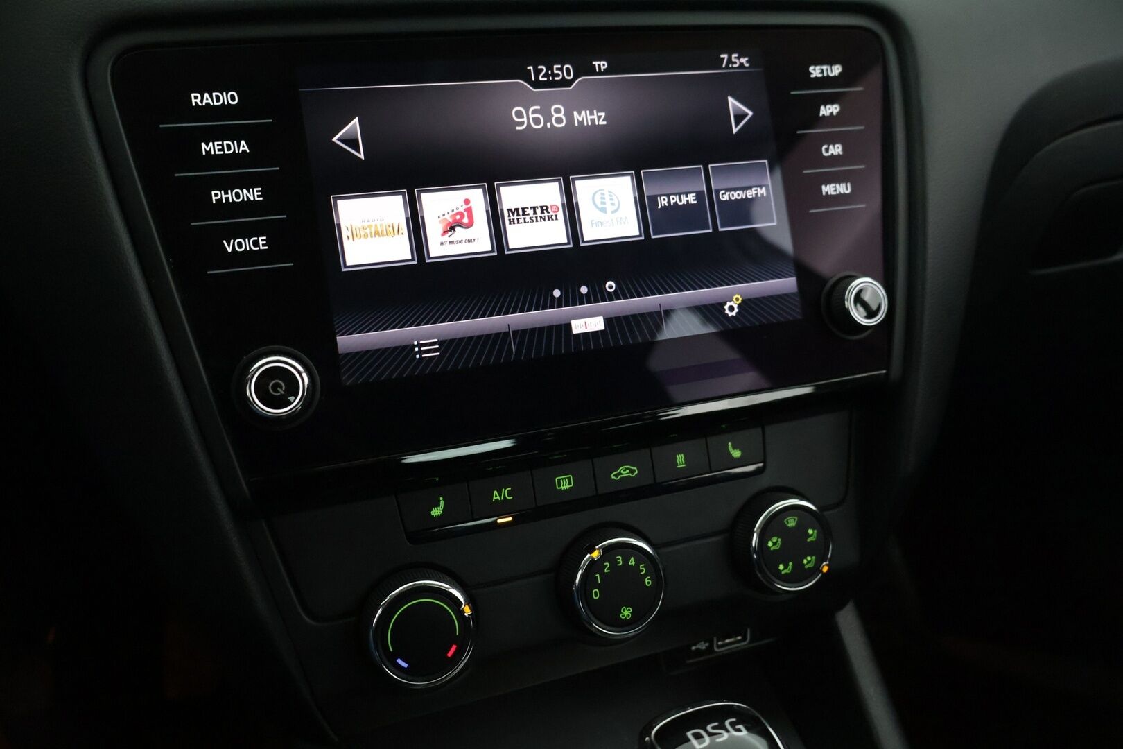 Skoda Octavia 2019 1,0 TSI Ambition ** WEBASTO / Vakkari /  Suomi-auto /  Ohjauspyörän lämmitys ** - Kahdet renkaat vanteineen! / Hyvä huoltohistoria