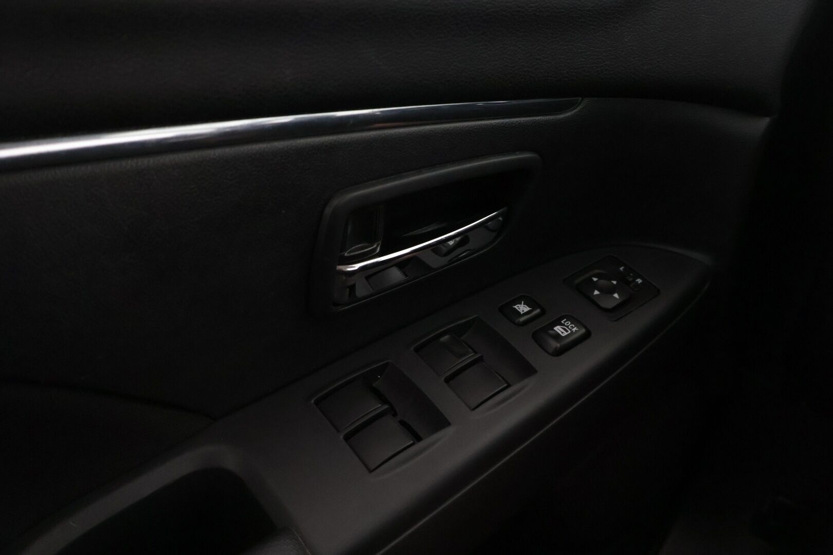 Mitsubishi ASX 2019 1,6 MIVEC Invite Business 5MT *Vetokoukku / Lohkolämm. / Vakkari / Autom. ilmastointi* - *Suomi-auto / 2x renkaat ja vanteet / Fiksu yksilö*