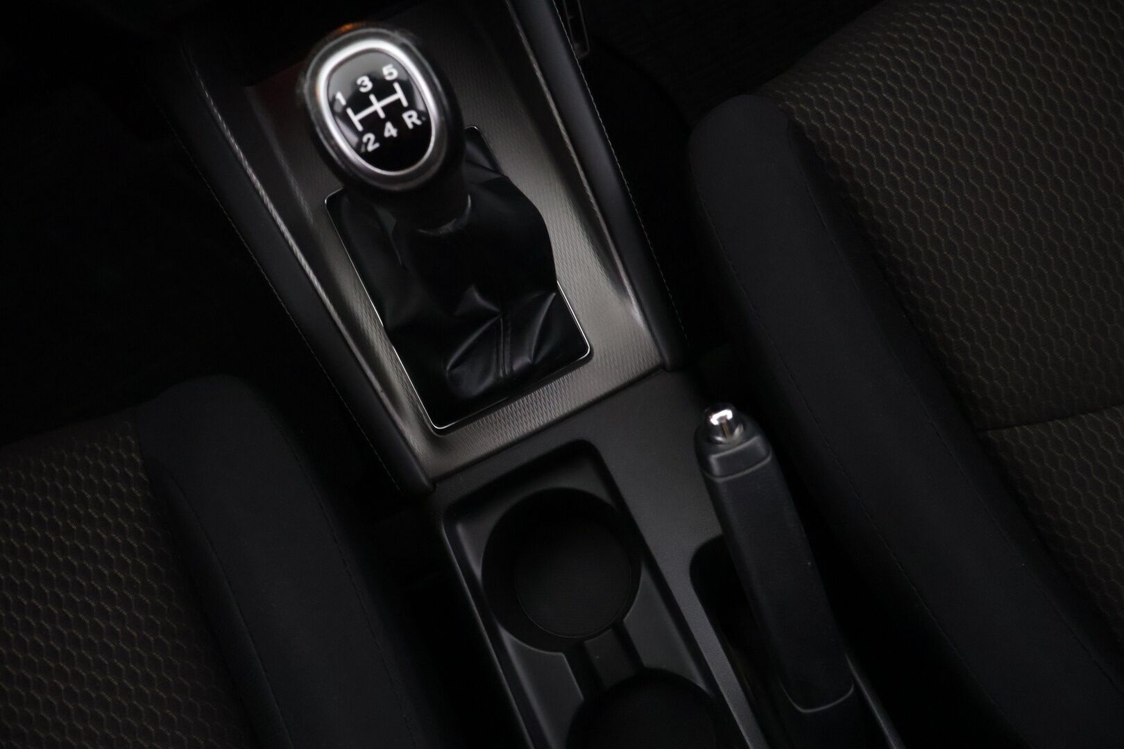 Mitsubishi ASX 2019 1,6 MIVEC Invite Business 5MT *Vetokoukku / Lohkolämm. / Vakkari / Autom. ilmastointi* - *Suomi-auto / 2x renkaat ja vanteet / Fiksu yksilö*