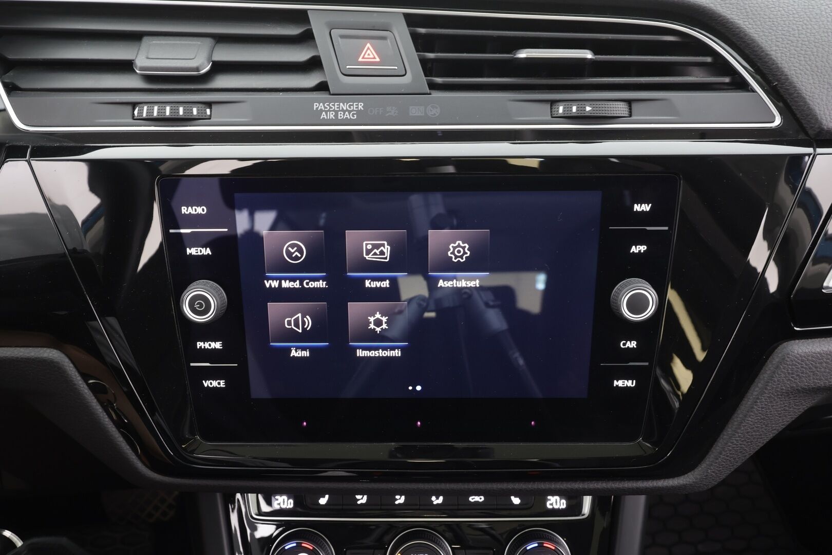 Volkswagen Touran 2019 Comfortline 1,5 TSI EVO 110 kW (150 hv) DSG-automaatti 7-P - | Panorama | Webasto | ACC | LED | P.Kamera | Hierovat Penkit | Navi | Apple&Android | Suomi-auto | Kahdet renkaat |