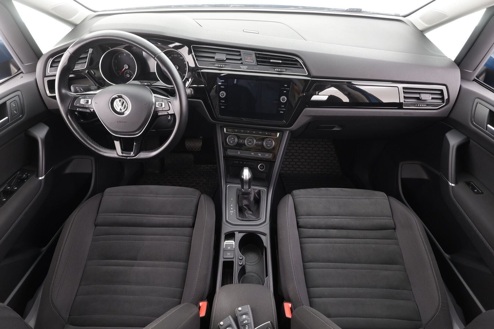 Volkswagen Touran 2019 Comfortline 1,5 TSI EVO 110 kW (150 hv) DSG-automaatti 7-P - | Panorama | Webasto | ACC | LED | P.Kamera | Hierovat Penkit | Navi | Apple&Android | Suomi-auto | Kahdet renkaat |