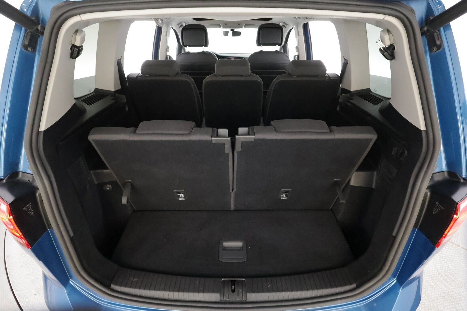Volkswagen Touran 2019 Comfortline 1,5 TSI EVO 110 kW (150 hv) DSG-automaatti 7-P - | Panorama | Webasto | ACC | LED | P.Kamera | Hierovat Penkit | Navi | Apple&Android | Suomi-auto | Kahdet renkaat |