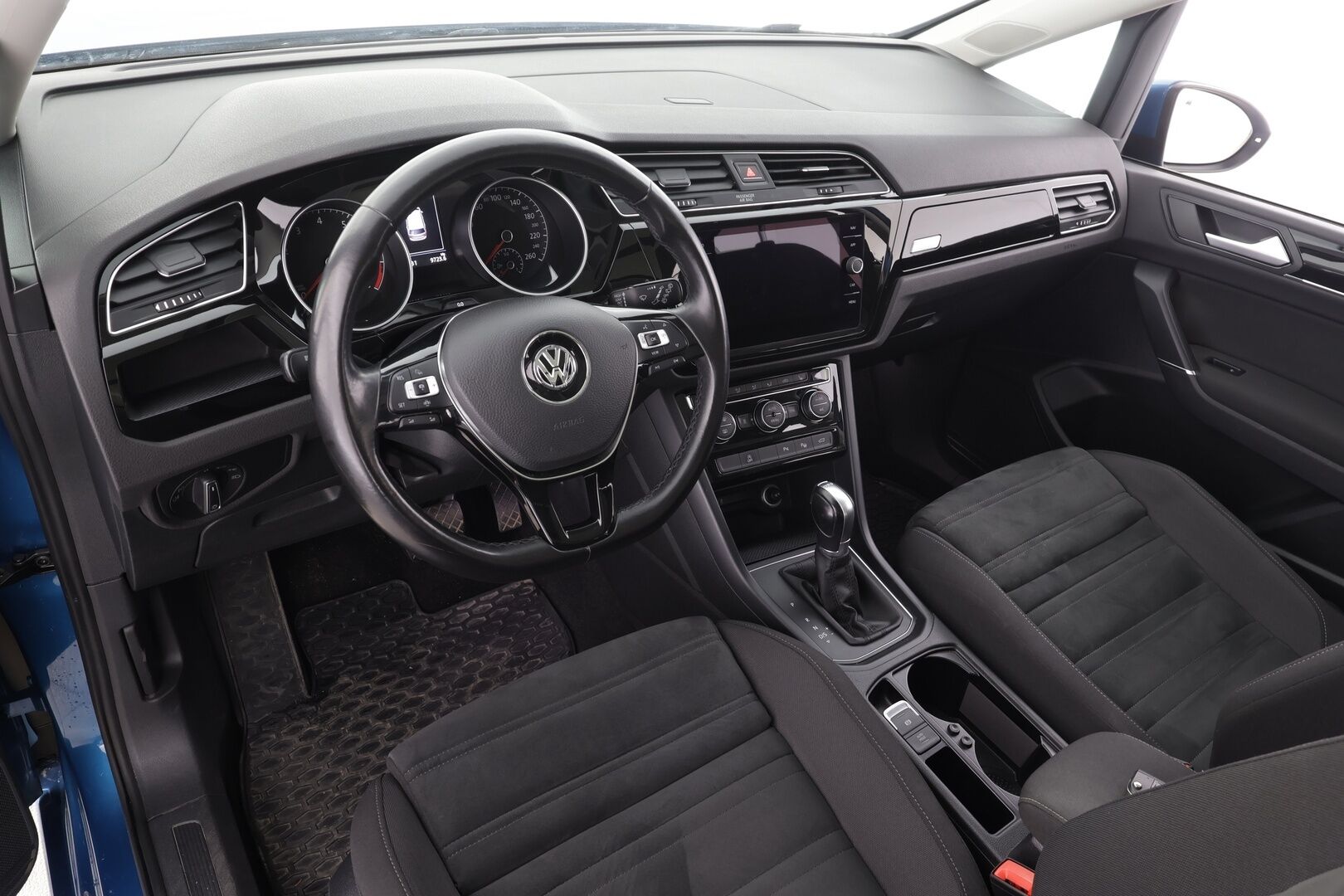Volkswagen Touran 2019 Comfortline 1,5 TSI EVO 110 kW (150 hv) DSG-automaatti 7-P - | Panorama | Webasto | ACC | LED | P.Kamera | Hierovat Penkit | Navi | Apple&Android | Suomi-auto | Kahdet renkaat |