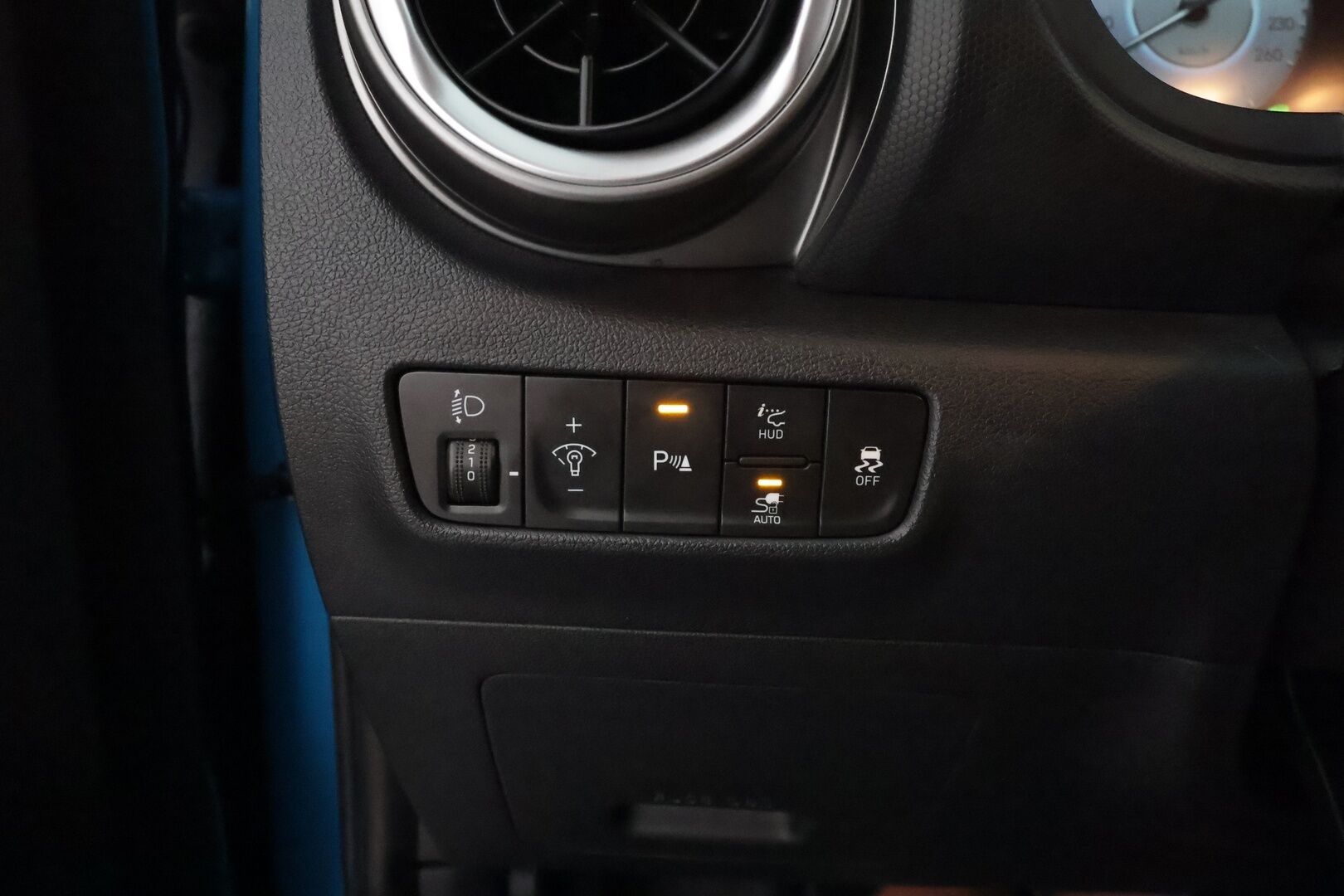 Hyundai KONA 2021 204 hv Style MY21 *HUD / Kamera / ACC / KRELL / LED-valot / Navi /KeylessGO* - Soh 100% testattu juuri! / Poikkeushinta! / Seuraava huolto 03.2026 / Katsastus 02.2027*
