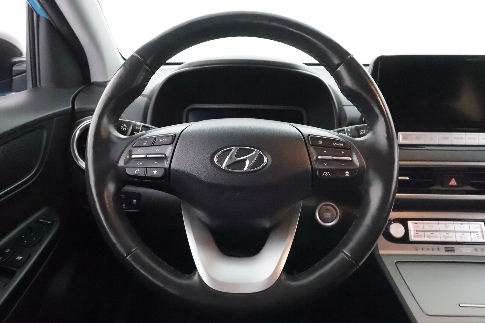Hyundai KONA 2021 204 hv Style MY21 *HUD / Kamera / ACC / KRELL / LED-valot / Navi /KeylessGO* - Soh 100% testattu juuri! / Poikkeushinta! / Seuraava huolto 03.2026 / Katsastus 02.2027*