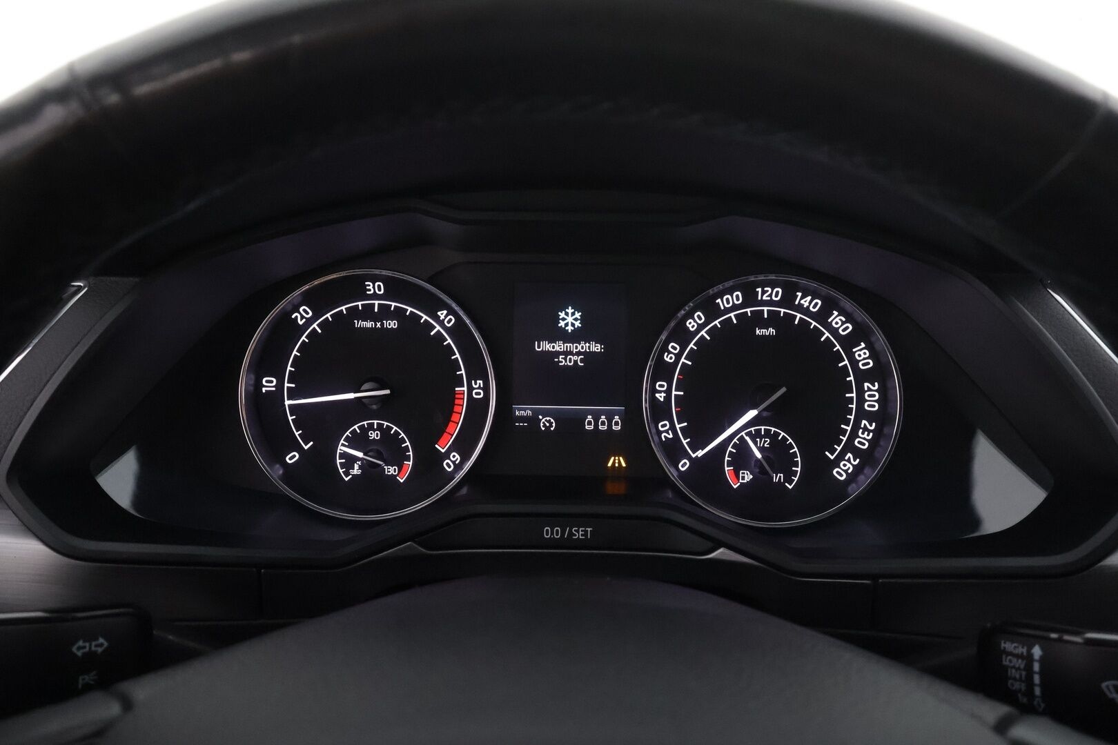 Skoda Superb 2019 Combi 2,0 TDI 190 4x4 Style BusinessLine DSG * ACC / Webasto / Canton / LED / Koukku / Muistipenkki / P.kamera * - 1.Om Suomi-auto / Kahdet renkaat