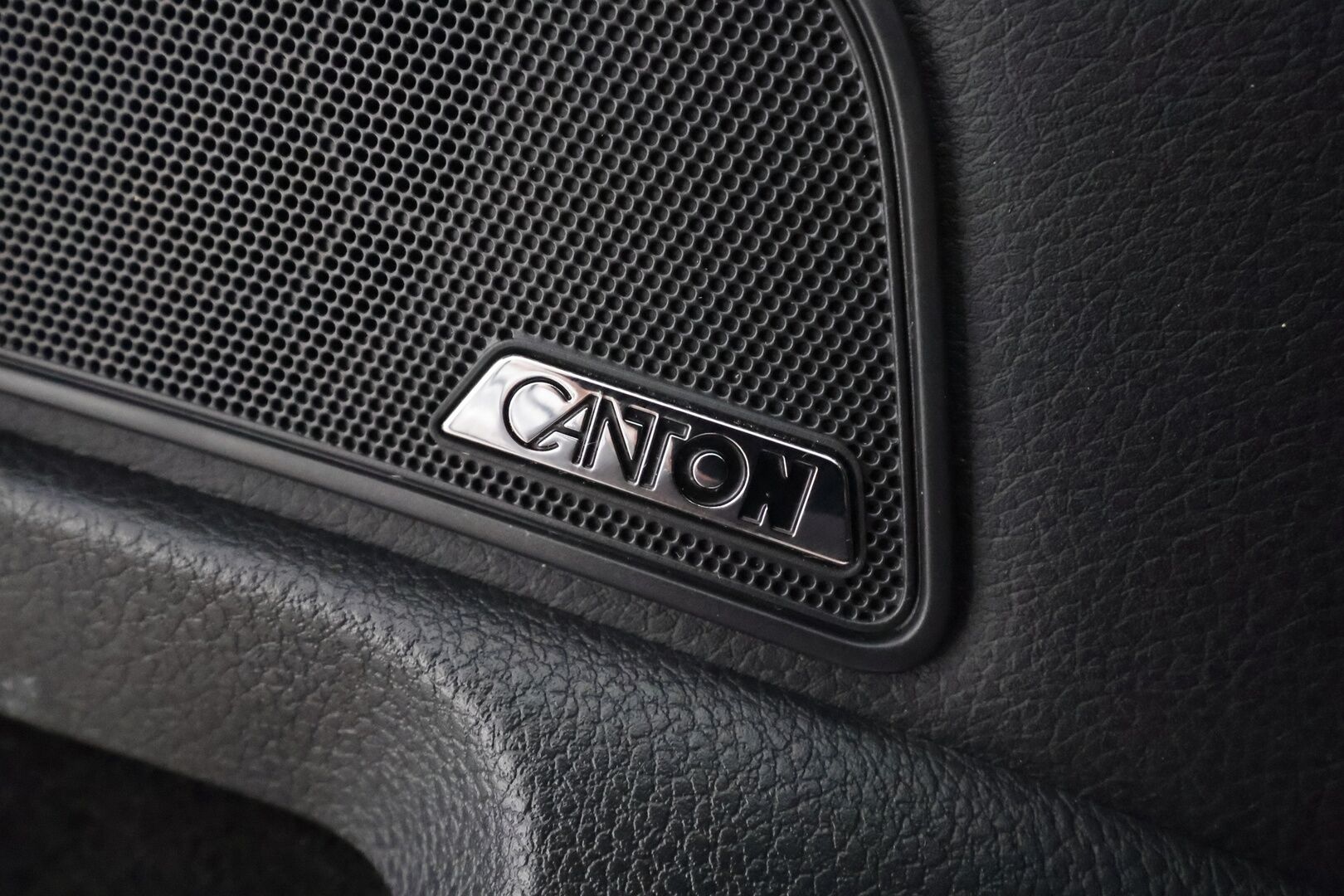 Skoda Superb 2019 Combi 2,0 TDI 190 4x4 Style BusinessLine DSG * ACC / Webasto / Canton / LED / Koukku / Muistipenkki / P.kamera * - 1.Om Suomi-auto / Kahdet renkaat