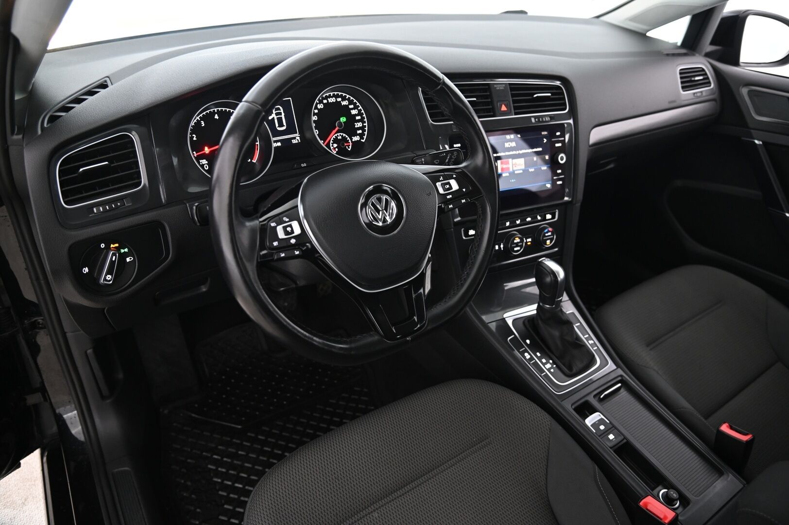 Volkswagen Golf 2019 Comfortline 1,0 TSI 85 kW (115 hv) DSG-automaatti *Webasto / Adapt. Vakkari / P-kamera / Apple&Android * - *2x renkaat / Aut. Ilmastointi / Juuri huollettu