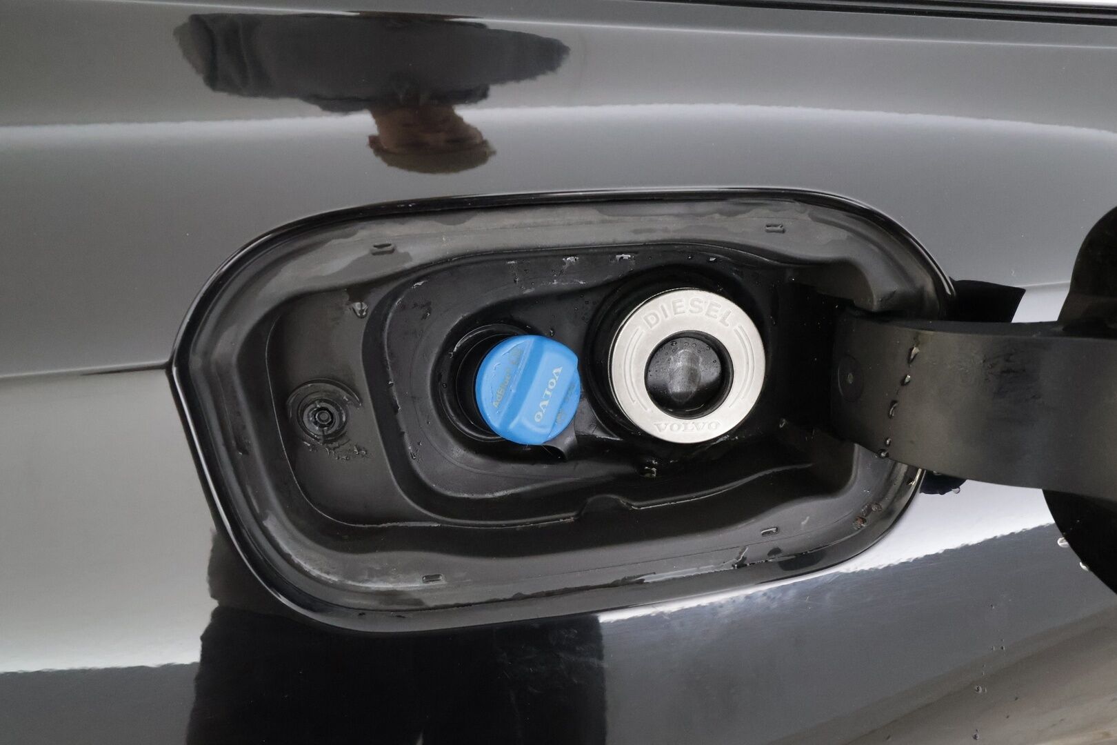 Volvo V60 2019 D3 Inscription aut * ACC / P.kamera / Full LED / H&K / Webasto / Muistipenkki / Navi / KeylessGo / Sporttinahat / BLIS * - Suomi-auto