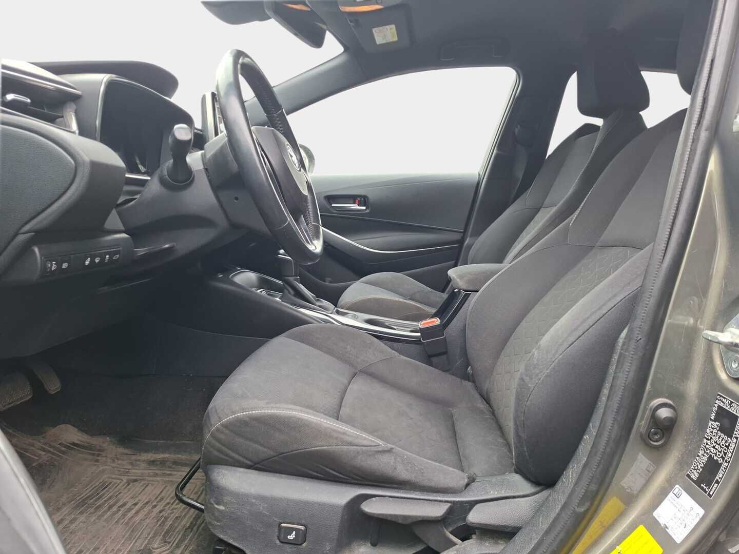 Toyota Corolla 2019 Touring Sports 1,8 Hybrid Active ** Juuri tullut! / Suomi-auto / P.kamera / Adapt.vakkari / Navigointi / Keyless ** - Toimi nopeasti tämän juuri saapuneen vaihtoauton kanssa! / Metalliväri / 2x hyvät renkaat! - HULLUT AVAJAISHULINAT KORKOTARJOUS 3,29 %