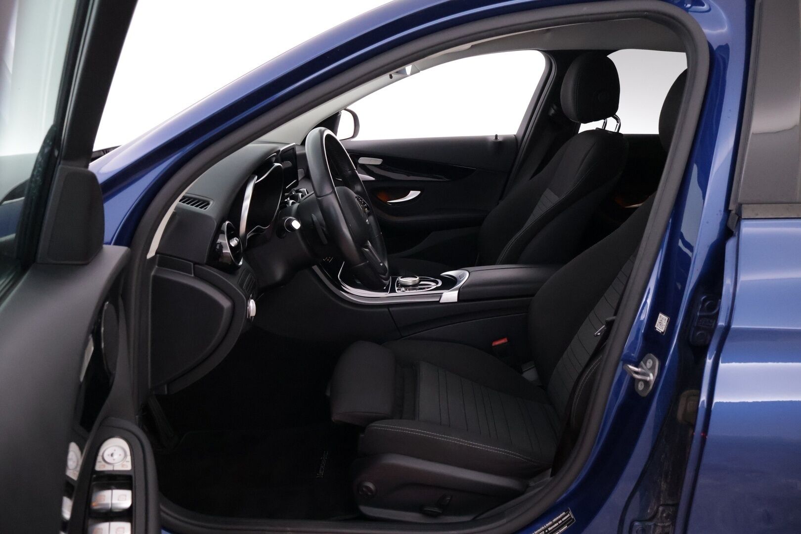 Mercedes-Benz C 2020 200 4MATIC A Business *2-Om Suomiauto / DTR+ / Multibeam LED / Carplay / P.Kamera / Sporttipenkit* - Lähes uudet kesärenkaat / Hyvä huoltohistoria - HULLU BLACKWEEK KORKOTARJOUS 2,49%