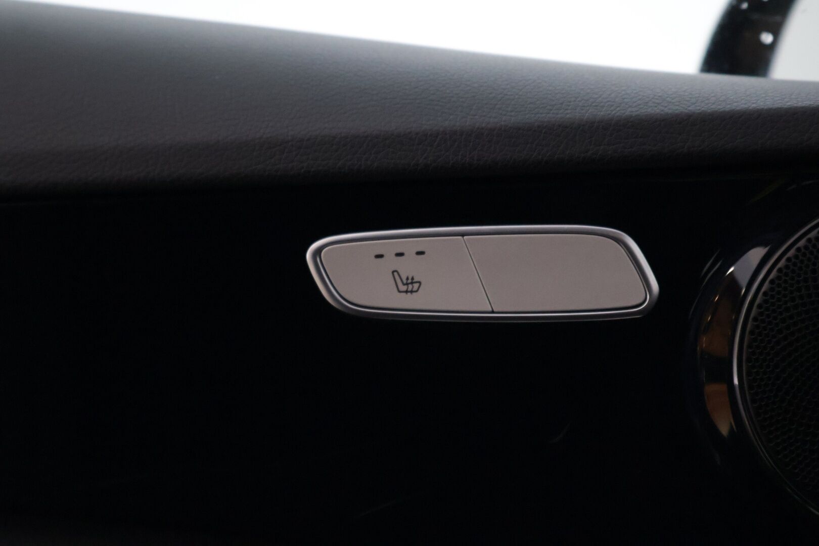 Mercedes-Benz C 2020 200 4MATIC A Business *2-Om Suomiauto / DTR+ / Multibeam LED / Carplay / P.Kamera / Sporttipenkit* - Lähes uudet kesärenkaat / Hyvä huoltohistoria - HULLU BLACKWEEK KORKOTARJOUS 2,49%