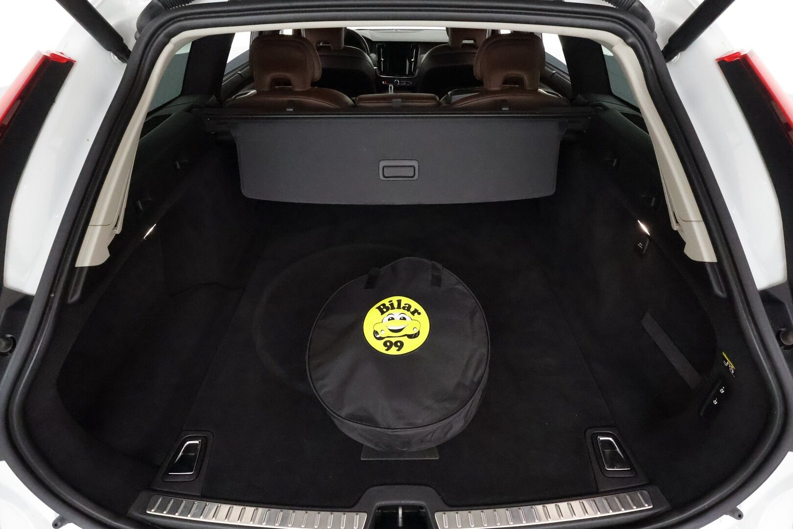 Volvo V90 2019 T8 AWD Inscription aut **Webasto / Adapt.Vakkari / LED-valot / P.Tutkat / Ilmastoidut&Hierovat Sporttinahat Muistilla** - Näyttävä inscription varusteltu volvo, 2x renkaat & vanteet! Jakohihna vaihdettu 10/24! - Osta nyt, maksa vasta ensi vuonna