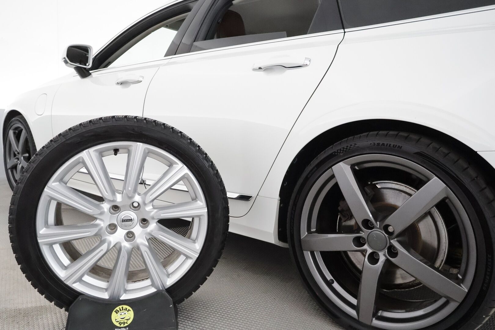 Volvo V90 2019 T8 AWD Inscription aut **Webasto / Adapt.Vakkari / LED-valot / P.Tutkat / Ilmastoidut&Hierovat Sporttinahat Muistilla** - Näyttävä inscription varusteltu volvo, 2x renkaat & vanteet! Jakohihna vaihdettu 10/24! - Osta nyt, maksa vasta ensi vuonna