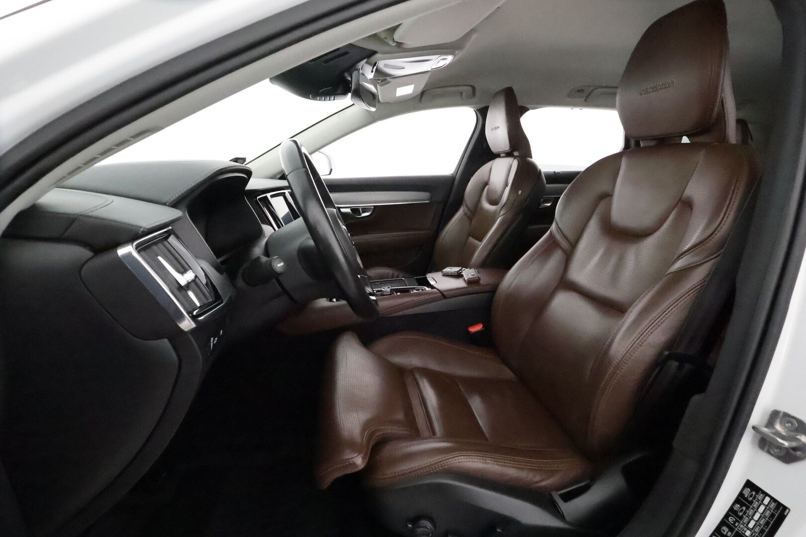 Volvo V90 2019 T8 AWD Inscription aut **Webasto / Adapt.Vakkari / LED-valot / P.Tutkat / Ilmastoidut&Hierovat Sporttinahat Muistilla** - Näyttävä inscription varusteltu volvo, 2x renkaat & vanteet! Jakohihna vaihdettu 10/24! - Osta nyt, maksa vasta ensi vuonna