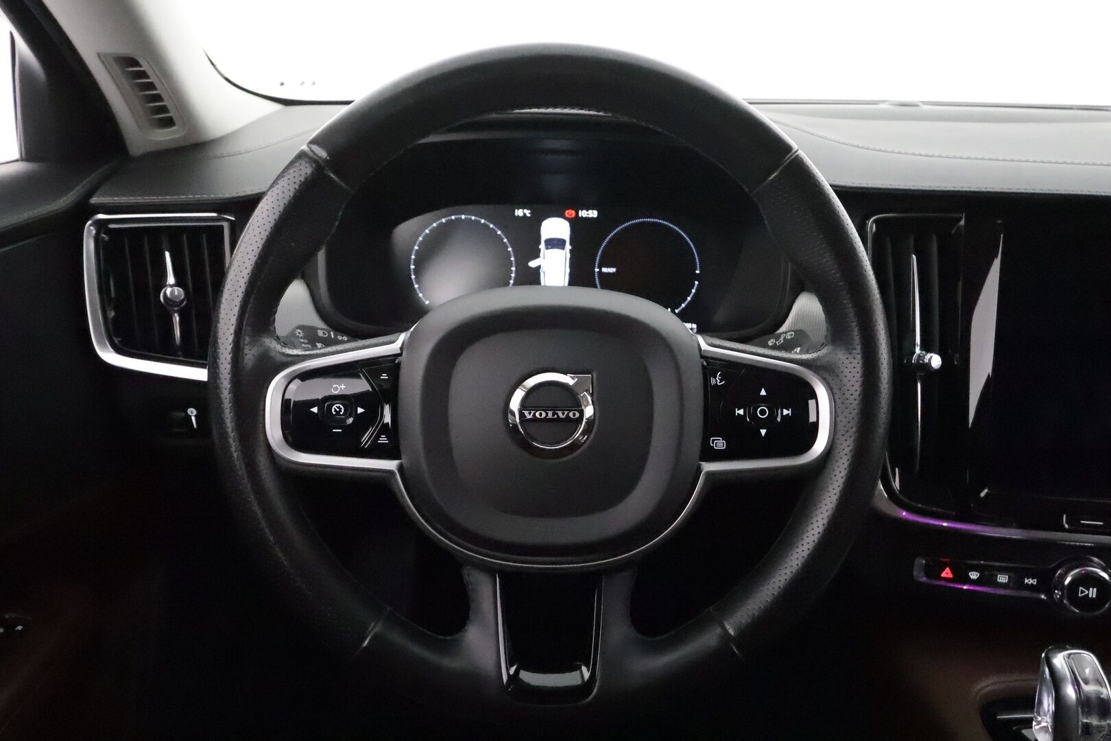 Volvo V90 2019 T8 AWD Inscription aut **Webasto / Adapt.Vakkari / LED-valot / P.Tutkat / Ilmastoidut&Hierovat Sporttinahat Muistilla** - Näyttävä inscription varusteltu volvo, 2x renkaat & vanteet! Jakohihna vaihdettu 10/24! - Osta nyt, maksa vasta ensi vuonna