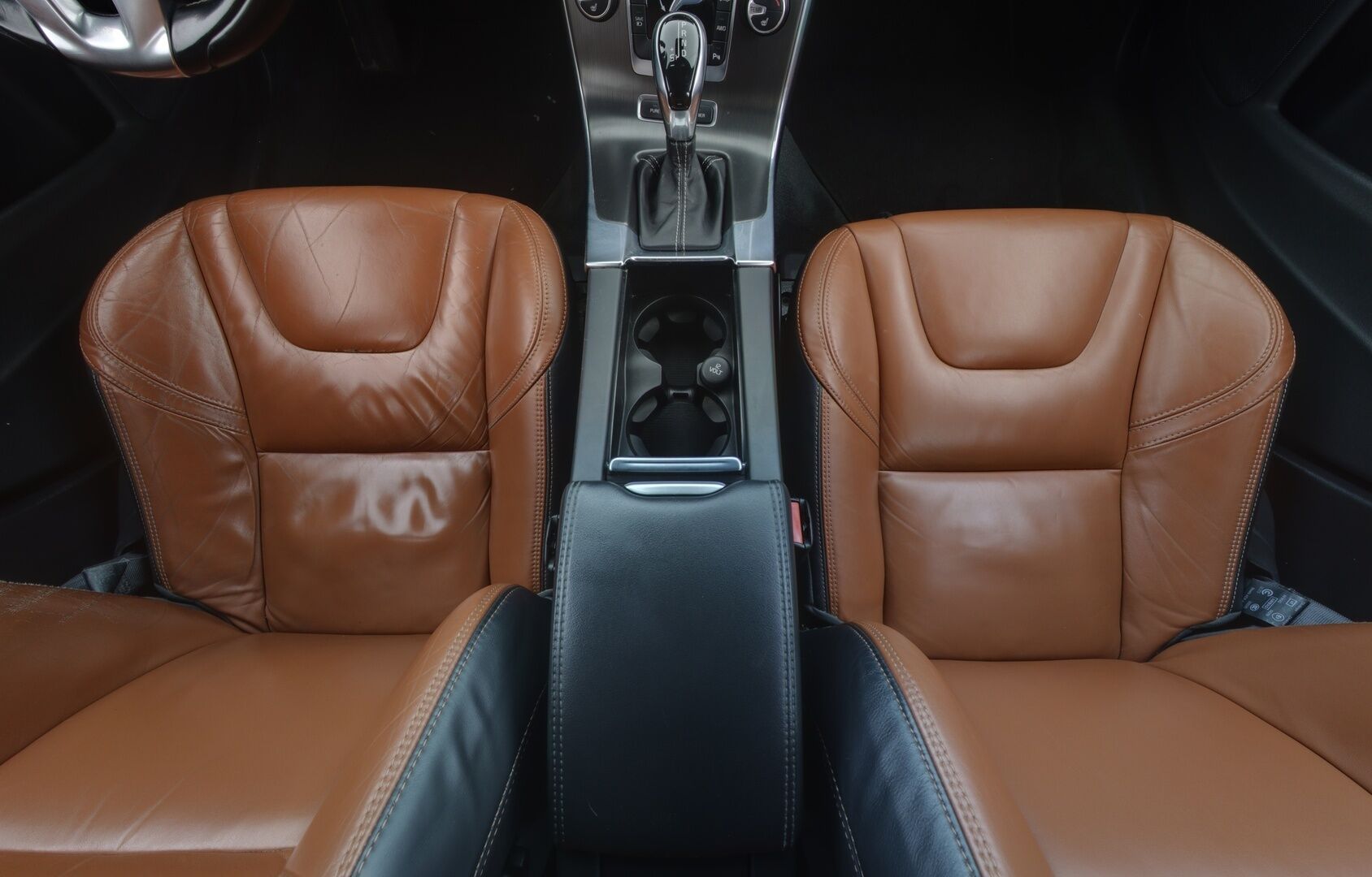 Volvo V60 2014 D6 AWD Summum plug in hybrid aut  YritysOutlet - Myydään vain yrityksille - ACC | Webasto | Nahkasisusta Sporttipenkeillä | Kuskin Muistipenkki | Navi | Kahdet renkaat alumiinivantein