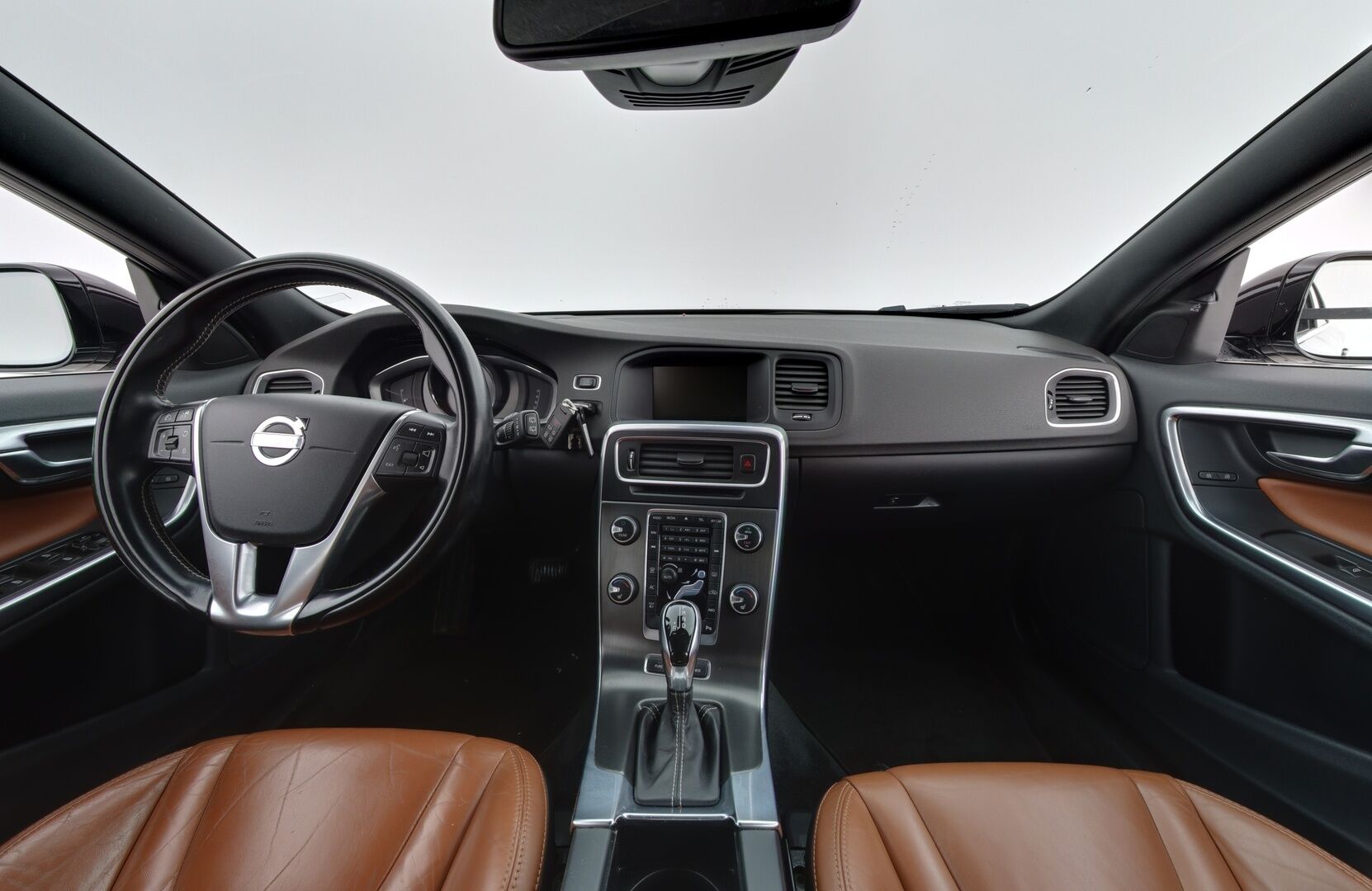 Volvo V60 2014 D6 AWD Summum plug in hybrid aut  YritysOutlet - Myydään vain yrityksille - ACC | Webasto | Nahkasisusta Sporttipenkeillä | Kuskin Muistipenkki | Navi | Kahdet renkaat alumiinivantein