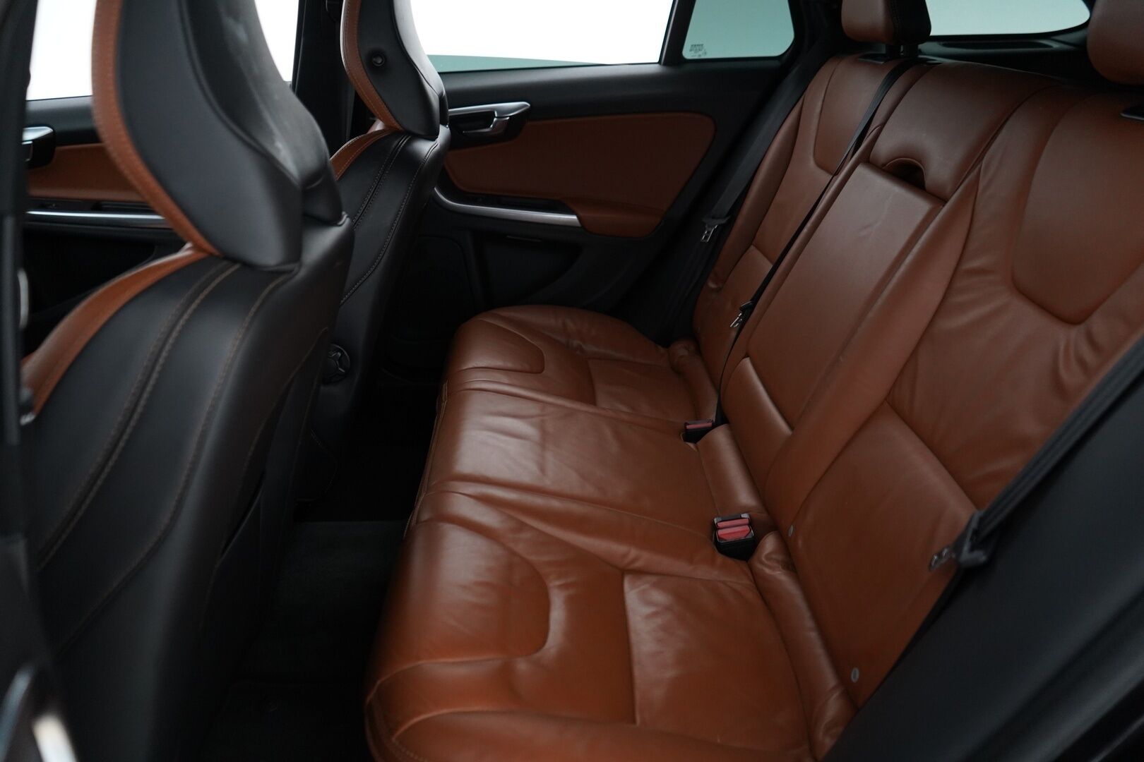 Volvo V60 2014 D6 AWD Summum plug in hybrid aut  YritysOutlet - Myydään vain yrityksille - ACC | Webasto | Nahkasisusta Sporttipenkeillä | Kuskin Muistipenkki | Navi | Kahdet renkaat alumiinivantein
