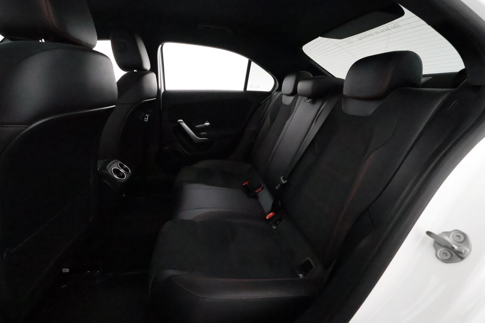 Mercedes-Benz A 2020 220 4MATIC A sedan Business AMG **LED / Sportpenkit / P.kamera / Koukku / Kaistavahti / Sisätilanlämmitin** - Suomi-auto / Kahdet Renkaat