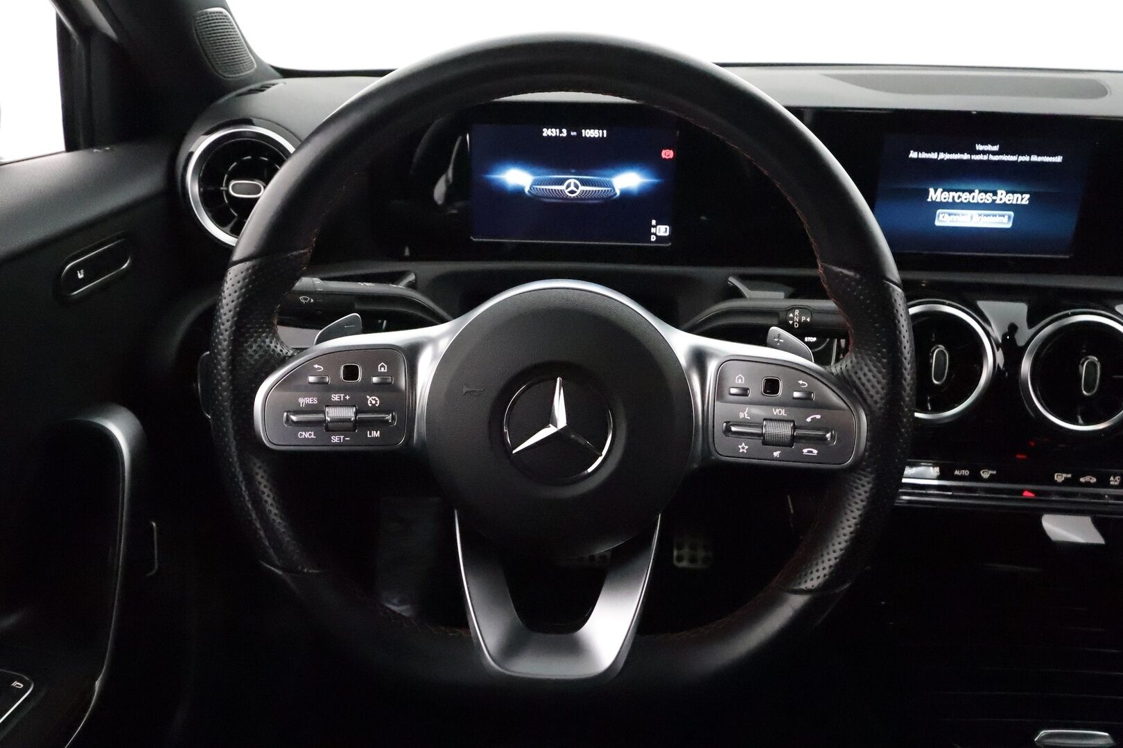 Mercedes-Benz A 2020 220 4MATIC A sedan Business AMG * Peruutuskamera / Vetokoukku / LED / Lohko & Sisäpistoke / Sporttipenkit - Suomiauto / Night Paketti / Nahka-Alcantara