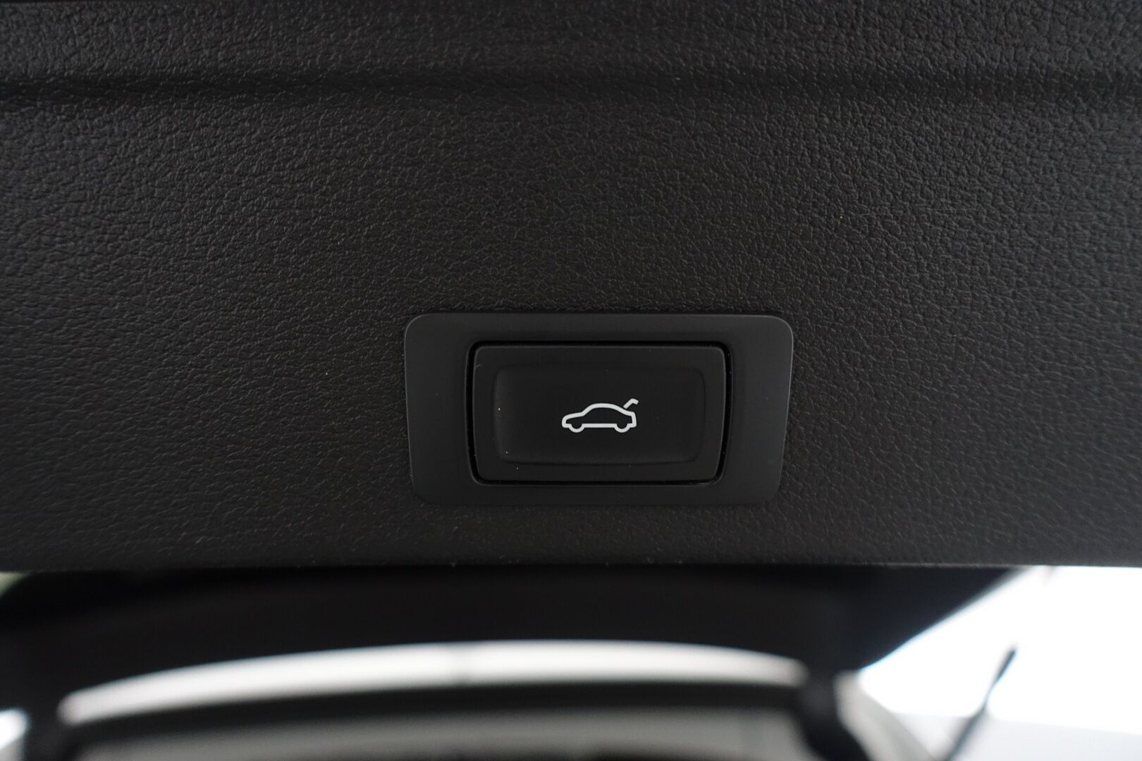 Audi A4 2019 Avant Business 35 TFSI 110 kW MHEV S tronic - | P. Tutkat | Vakionopeudensäädin | Pre-sense | Vetokoukku | Kahdet renkaat | CarPlay & AndroidAuto |