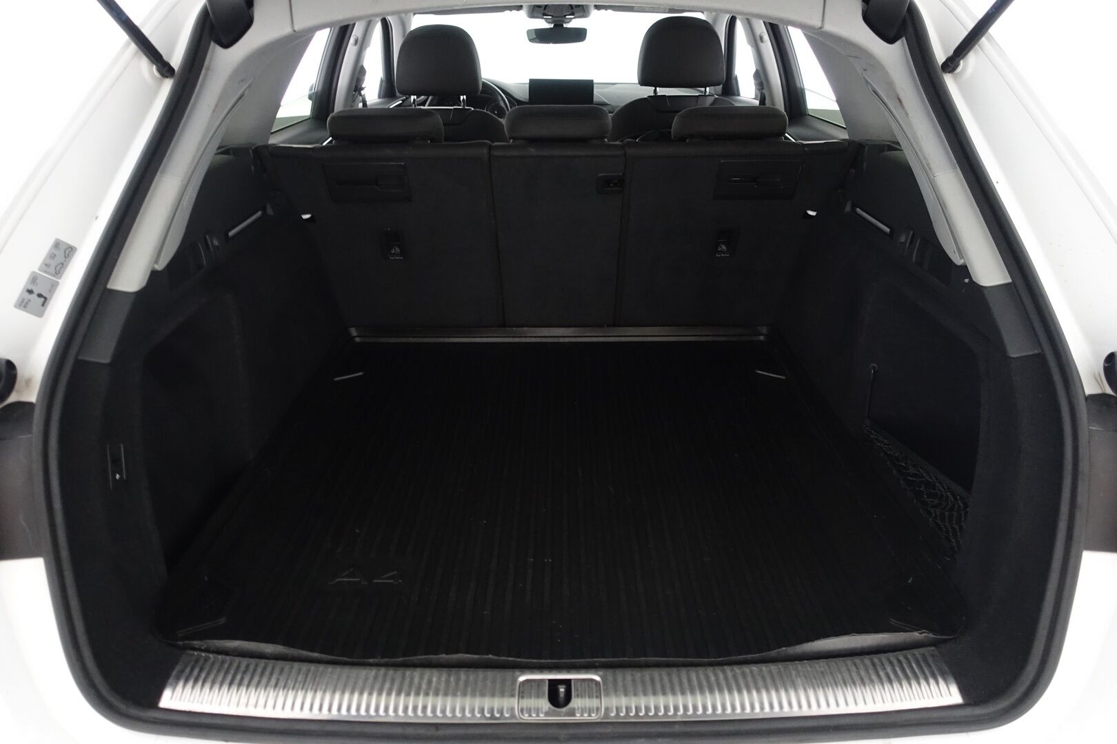 Audi A4 2019 Avant Business 35 TFSI 110 kW MHEV S tronic - | P. Tutkat | Vakionopeudensäädin | Pre-sense | Vetokoukku | Kahdet renkaat | CarPlay & AndroidAuto |