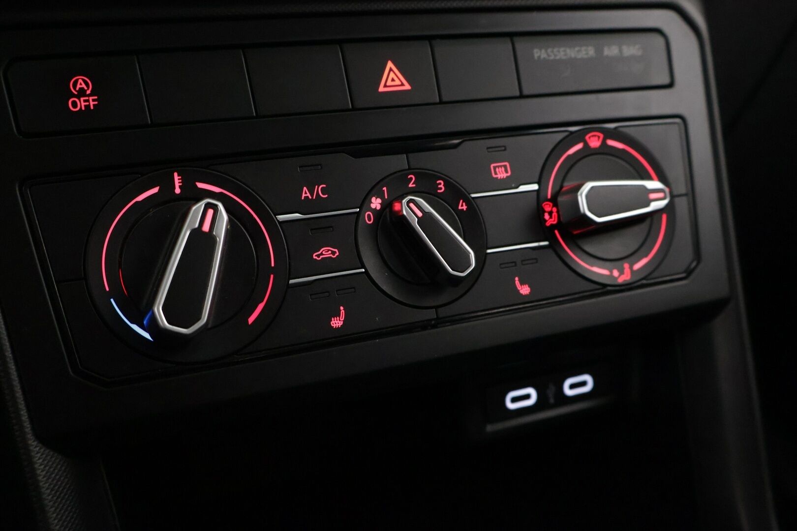 Volkswagen T-Cross 2020 1,0 TSI 85 kW (115 hv) DSG-automaatti - ACC | BLIS | Lohko | Kaistavahti | Suomi-auto | 2x Renkaat | Juuri huollettu!