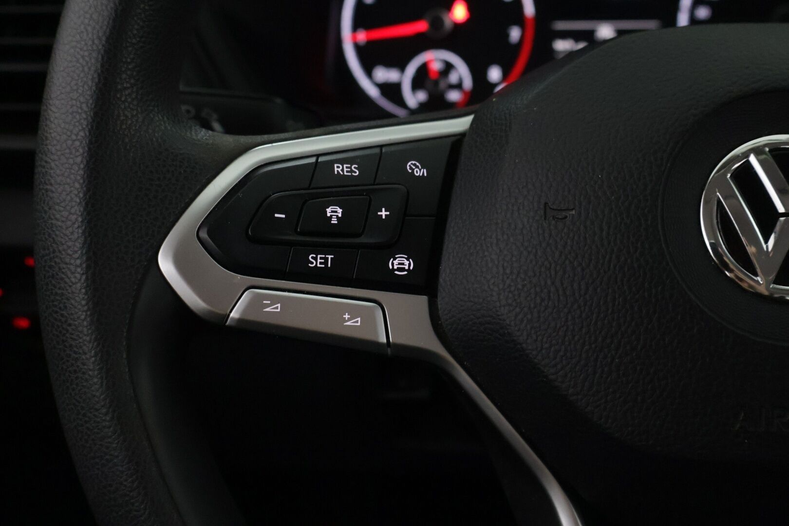 Volkswagen T-Cross 2020 1,0 TSI 85 kW (115 hv) DSG-automaatti - ACC | BLIS | Lohko | Kaistavahti | Suomi-auto | 2x Renkaat | Juuri huollettu!