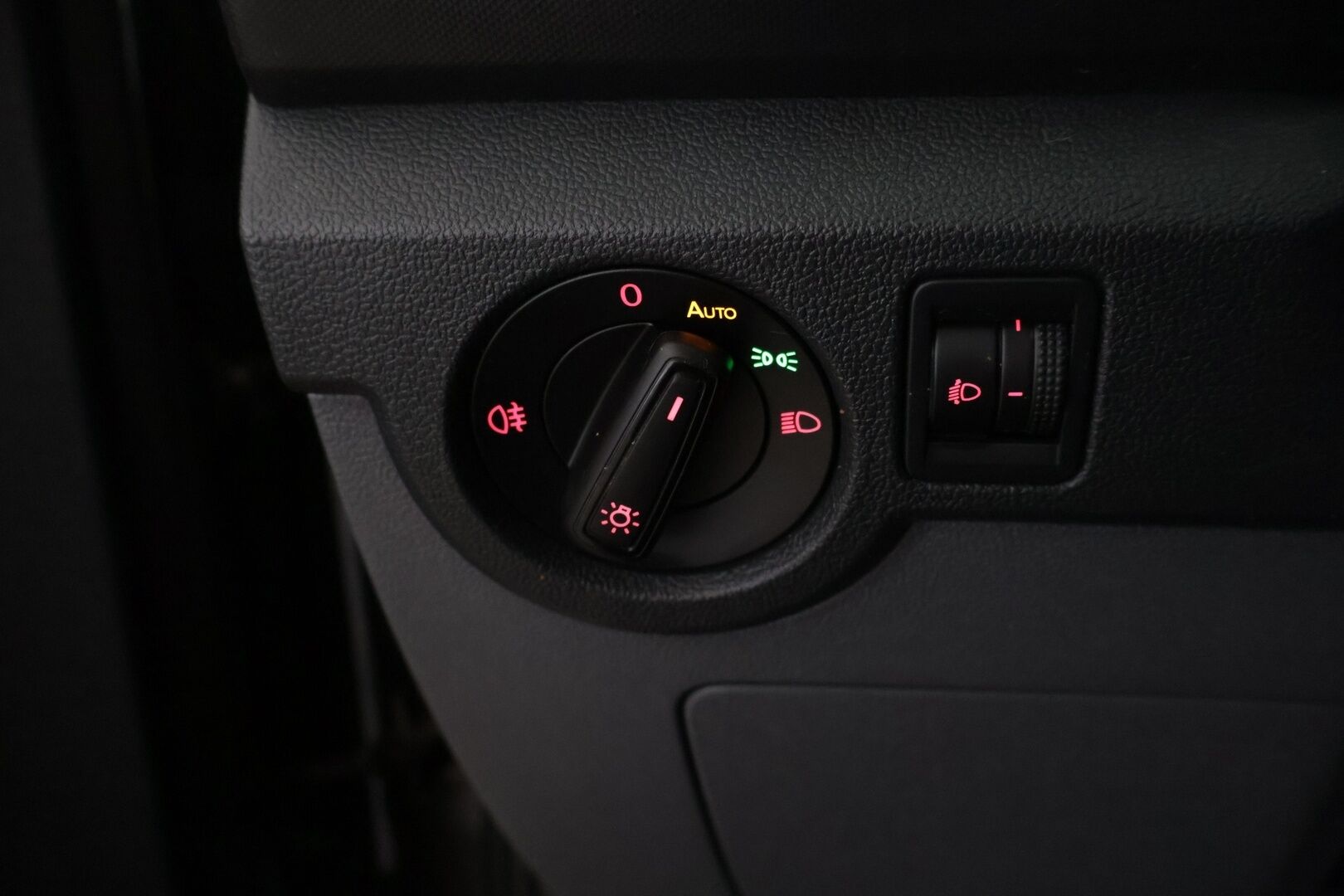 Volkswagen T-Cross 2020 1,0 TSI 85 kW (115 hv) DSG-automaatti - ACC | BLIS | Lohko | Kaistavahti | Suomi-auto | 2x Renkaat | Juuri huollettu!