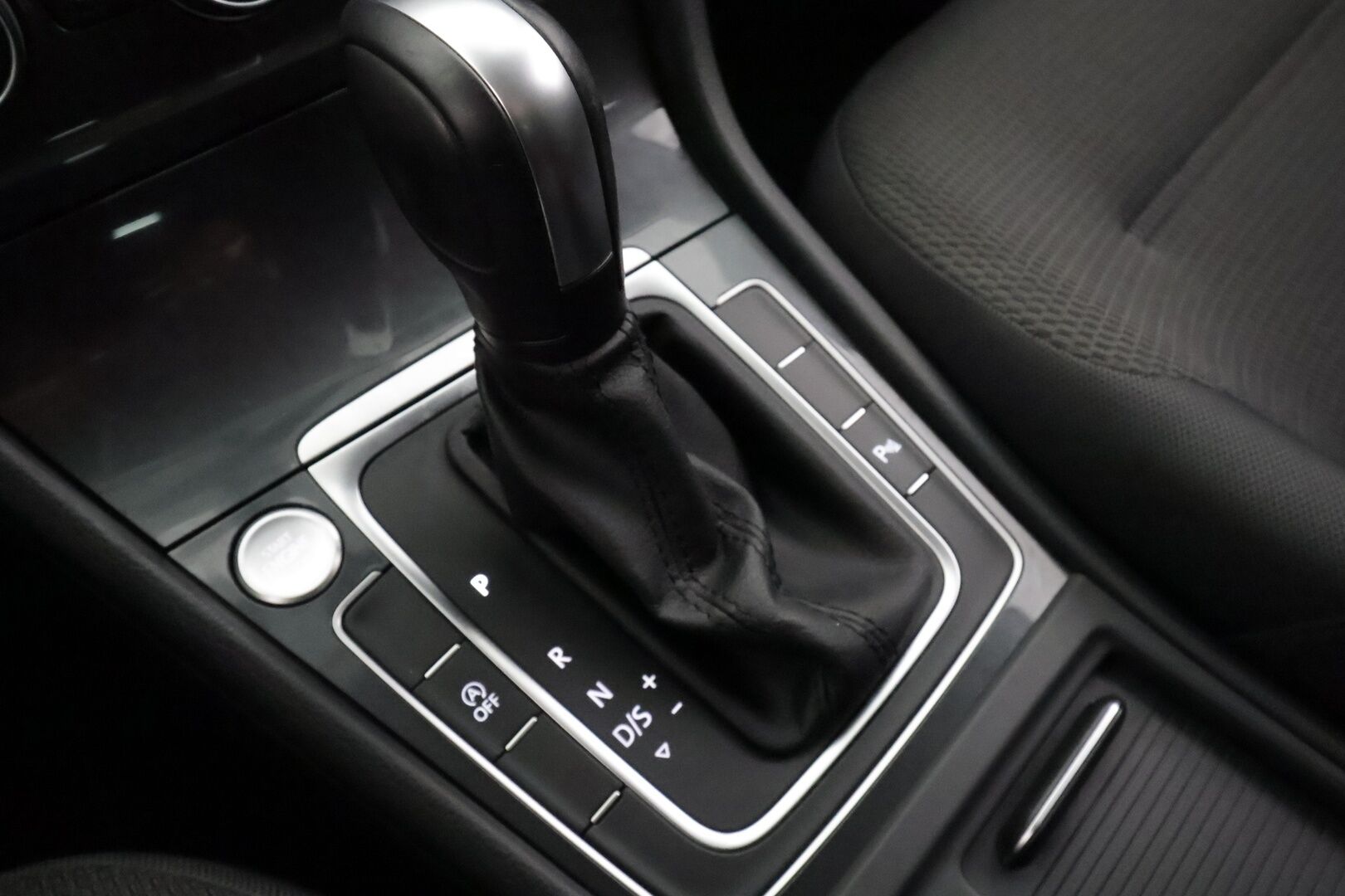 Volkswagen Golf 2020 Variant Comfortline Limited 1,5 TSI EVO 110 kW (150 hv) DSG-automaatti - | Webasto | Koukku | ACC | LED | P.Kamera | Keyless | Apple&Android | Kahdet renkaat | 