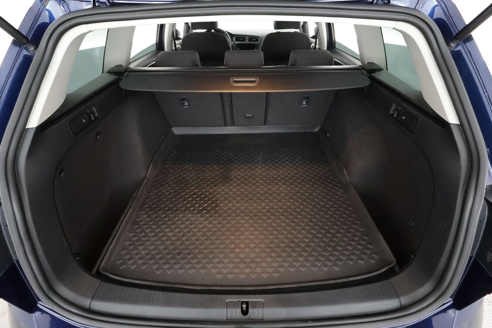 Volkswagen Golf 2020 Variant Comfortline Limited 1,5 TSI EVO 110 kW (150 hv) DSG-automaatti - | Webasto | Koukku | ACC | LED | P.Kamera | Keyless | Apple&Android | Kahdet renkaat | 