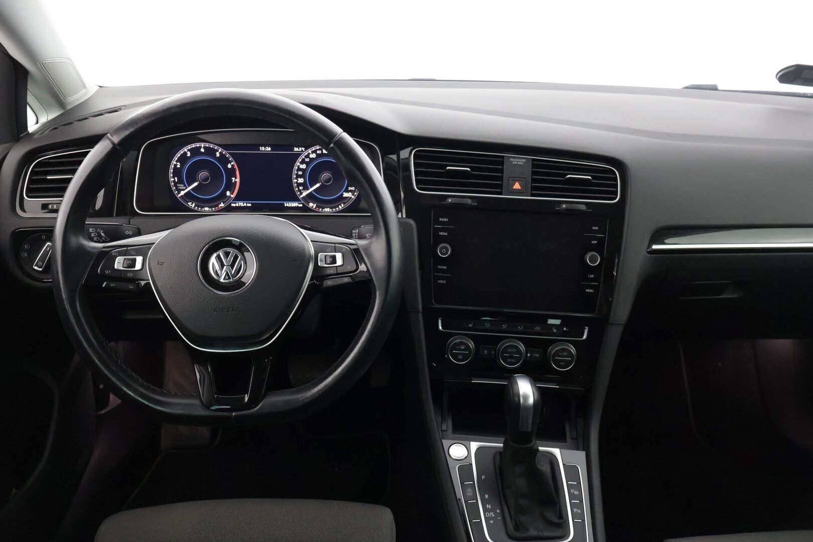 Volkswagen Golf 2020 Variant Highline 1,5 TSI EVO 110 kW (150 hv) DSG-automaatti * Webasto / Adapt vakkari / Park assist / Navi / P-kamera * - Suomi-auto / Kahdet hyväkuntoset renkaat vanteilla!