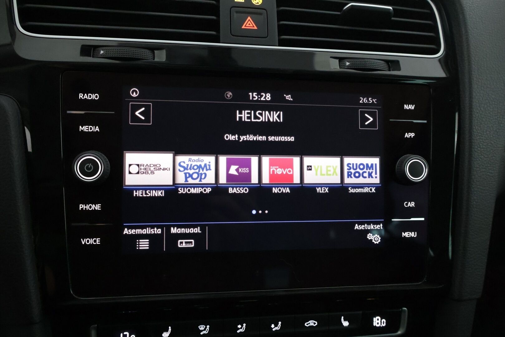 Volkswagen Golf 2020 Variant Highline 1,5 TSI EVO 110 kW (150 hv) DSG-automaatti * Webasto / Adapt vakkari / Park assist / Navi / P-kamera * - Suomi-auto / Kahdet hyväkuntoset renkaat vanteilla!